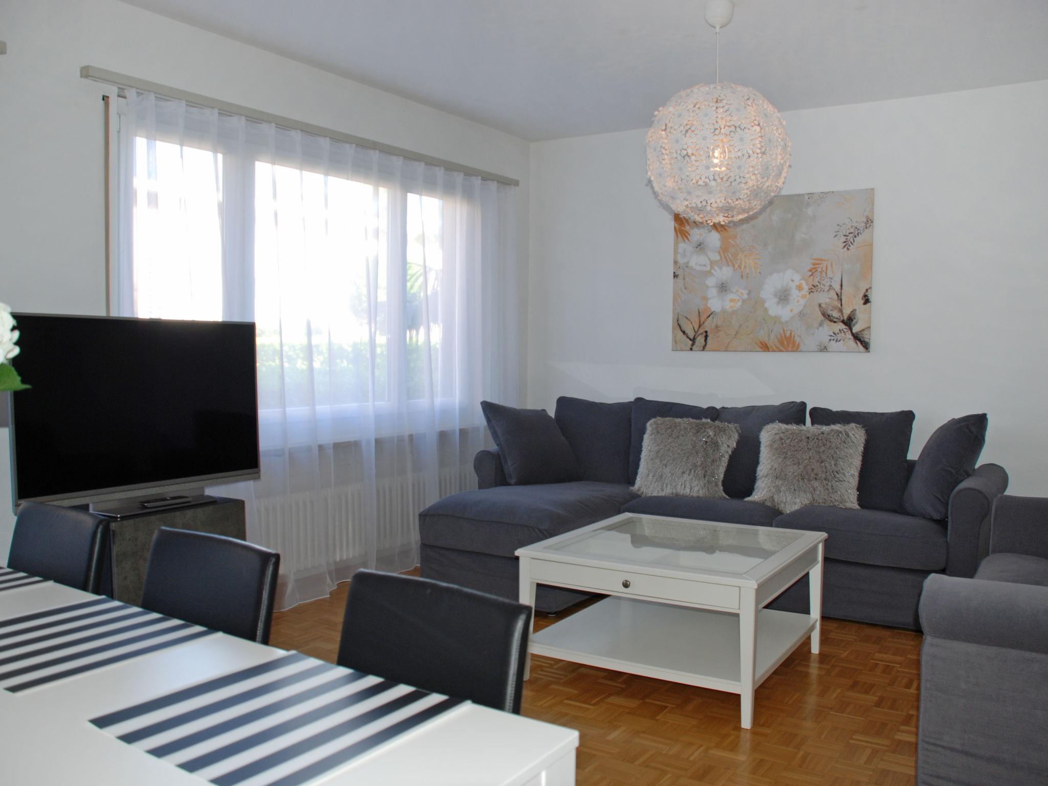 Photo 2 - 2 bedroom Apartment in Ascona with garden and mountain view