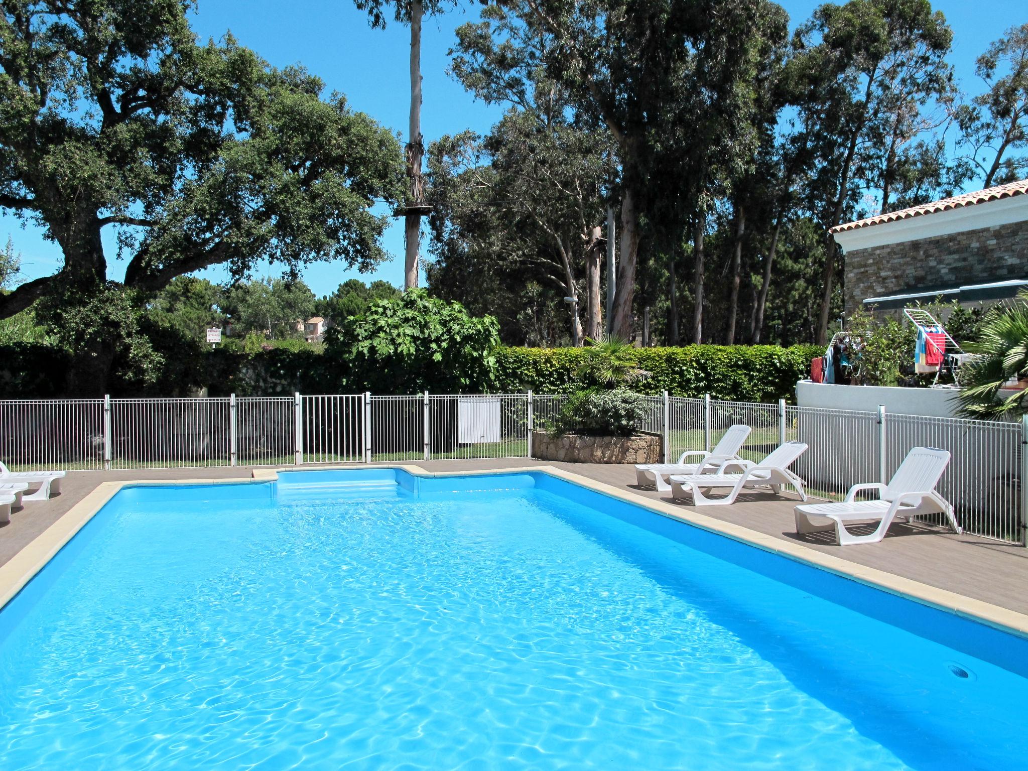 Photo 5 - Appartement de 2 chambres à Ghisonaccia avec piscine et jardin