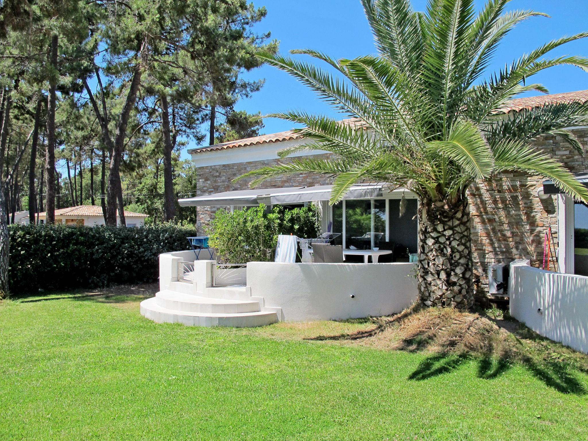 Foto 3 - Apartamento de 2 habitaciones en Ghisonaccia con piscina y vistas al mar