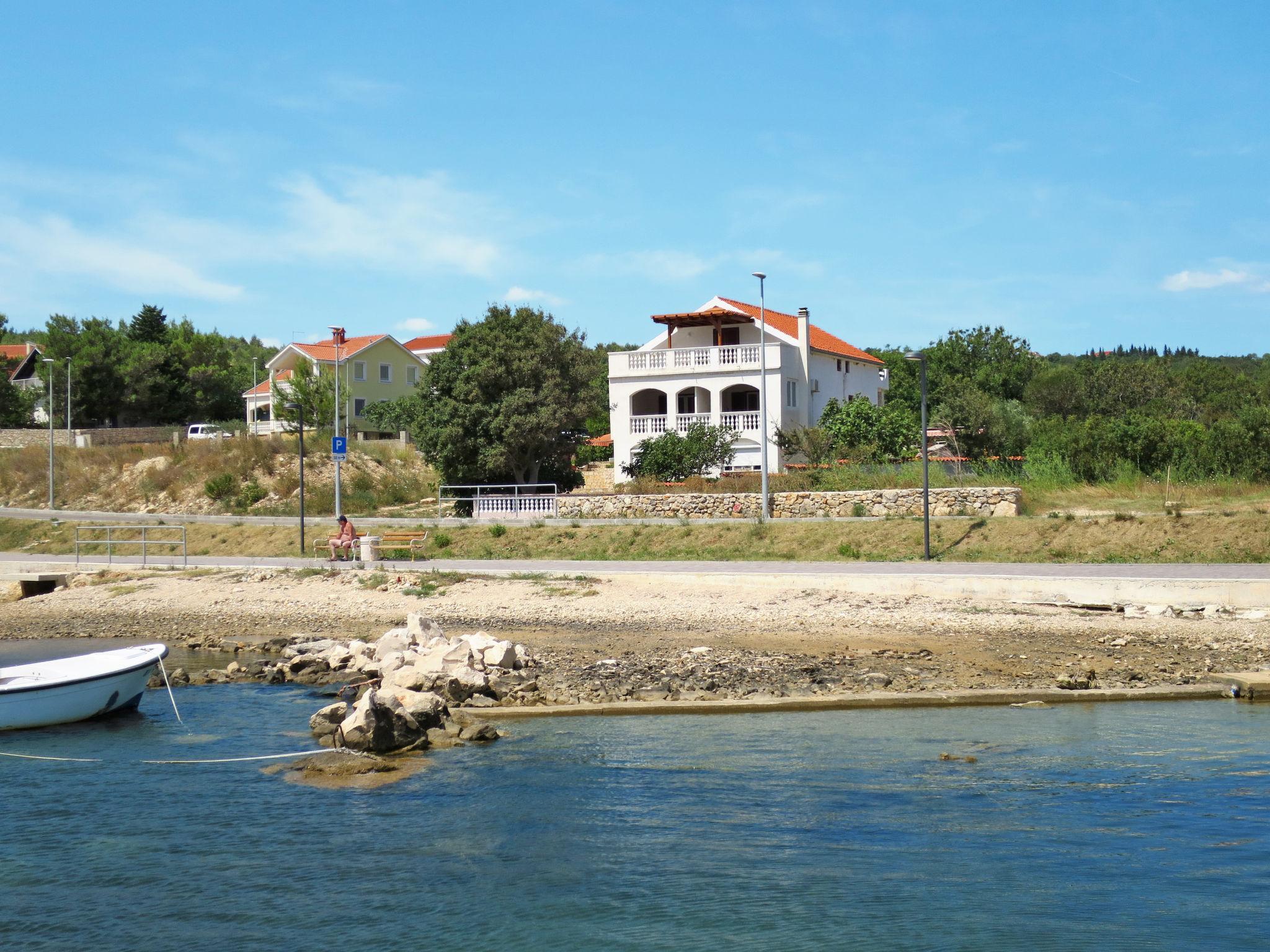 Foto 21 - Apartamento de 2 quartos em Novigrad com piscina e vistas do mar