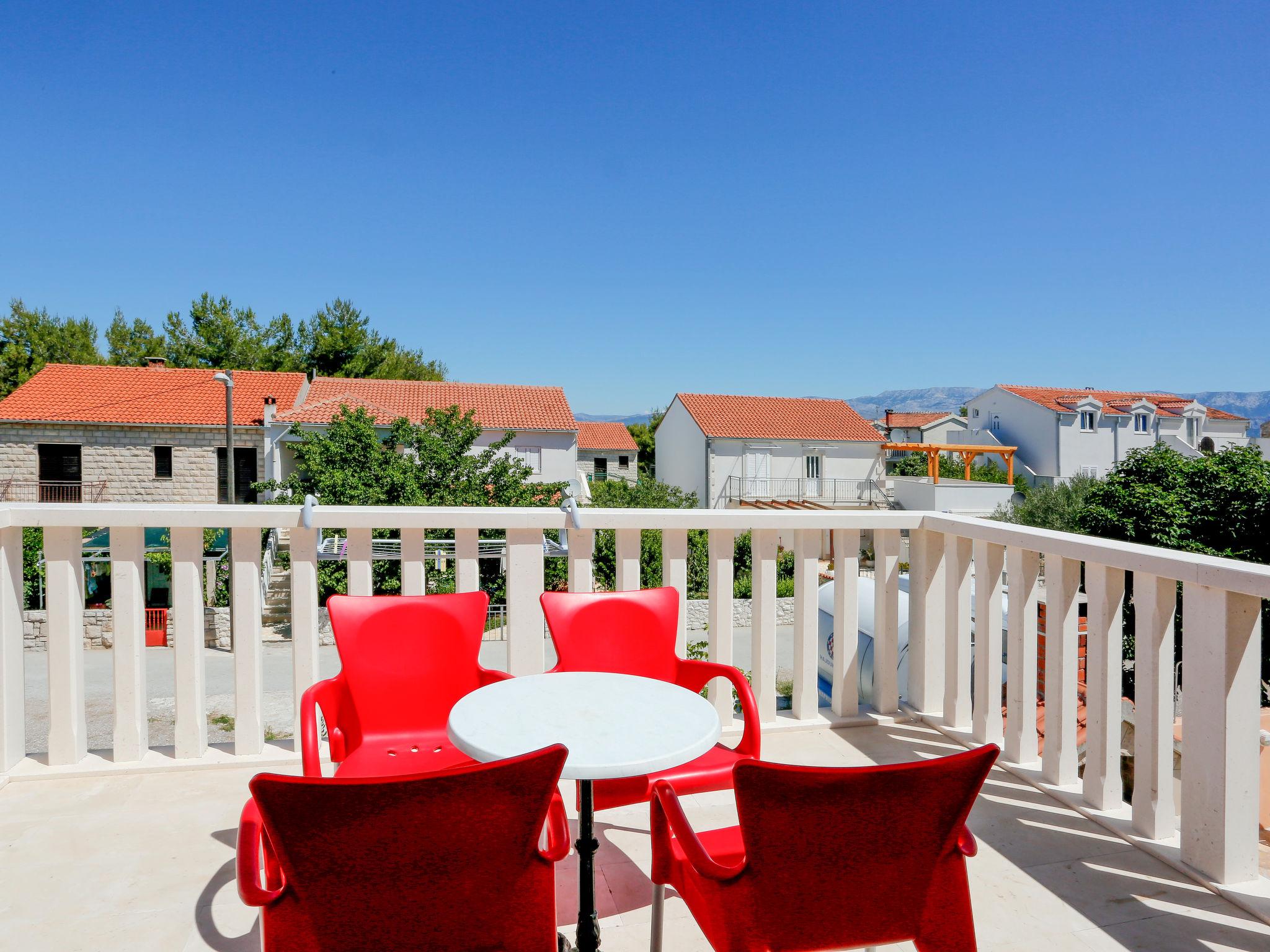 Photo 5 - Maison de 6 chambres à Supetar avec piscine privée et vues à la mer