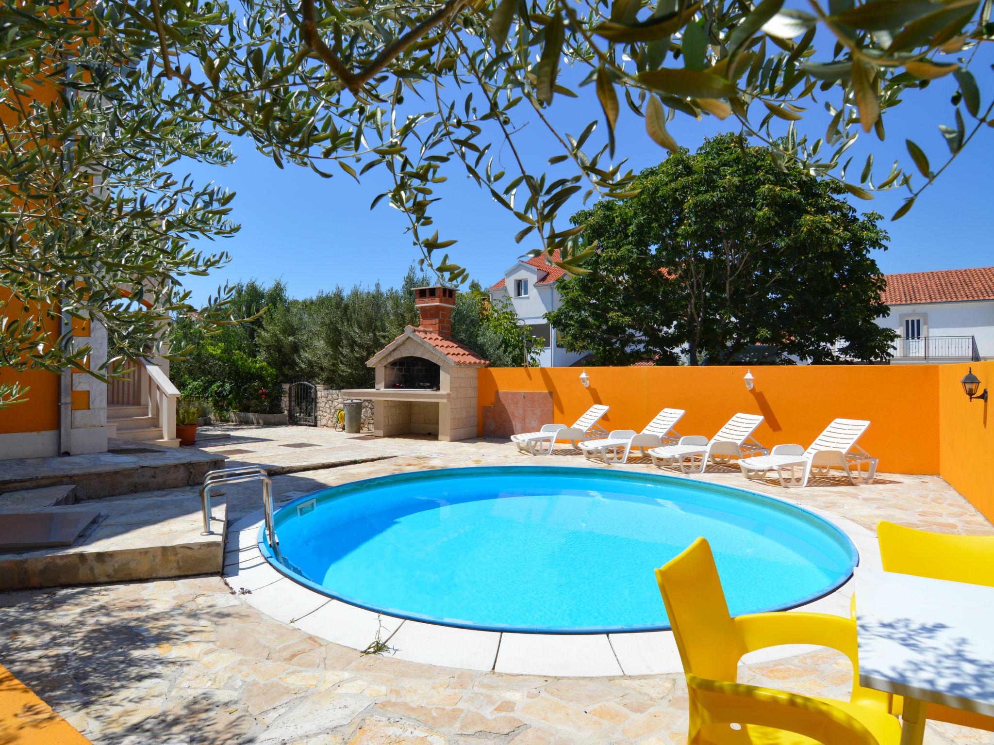 Foto 2 - Casa de 6 quartos em Supetar com piscina privada e vistas do mar
