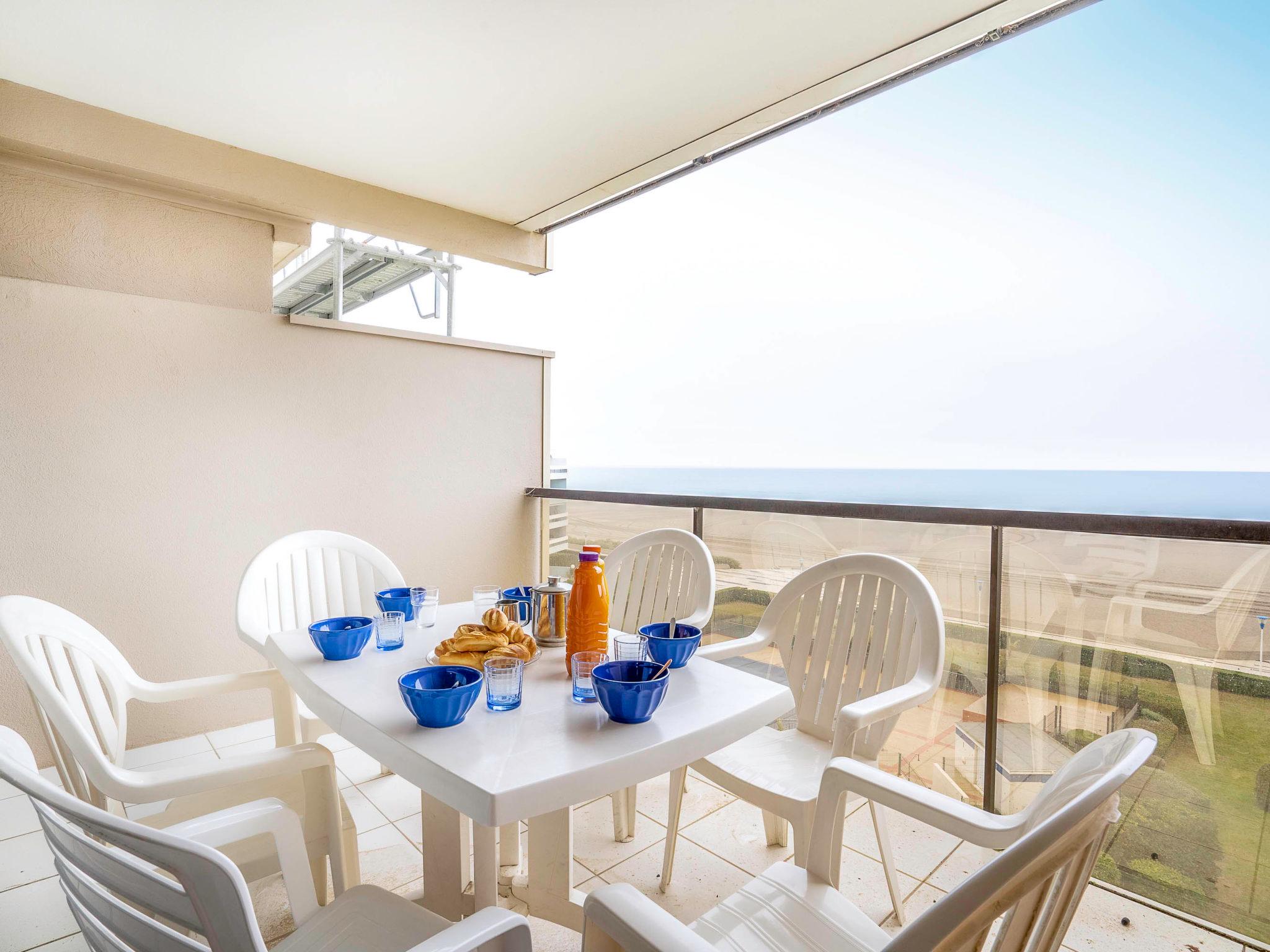 Foto 21 - Apartamento de 2 habitaciones en Canet-en-Roussillon con piscina y vistas al mar