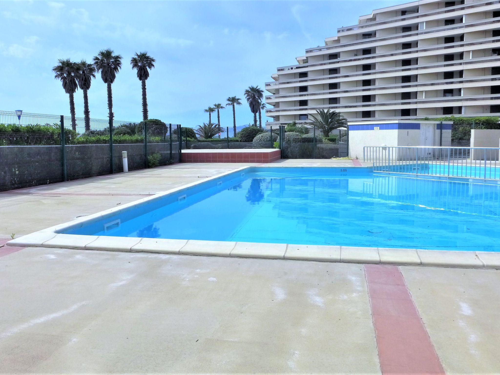 Foto 1 - Appartamento con 2 camere da letto a Canet-en-Roussillon con piscina e vista mare