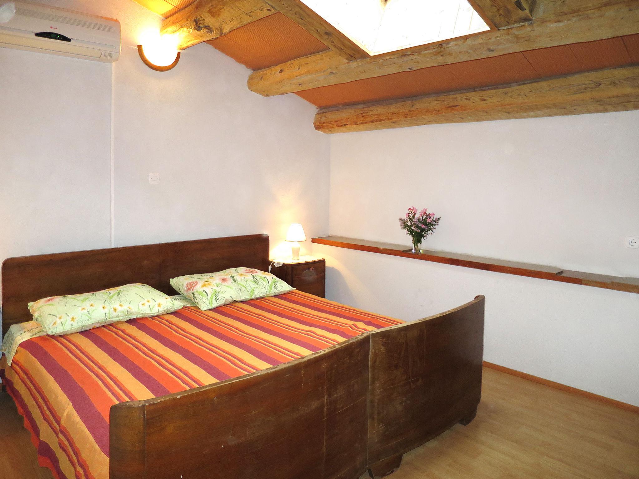 Foto 11 - Casa con 3 camere da letto a Sveta Nedelja con piscina privata e vista mare