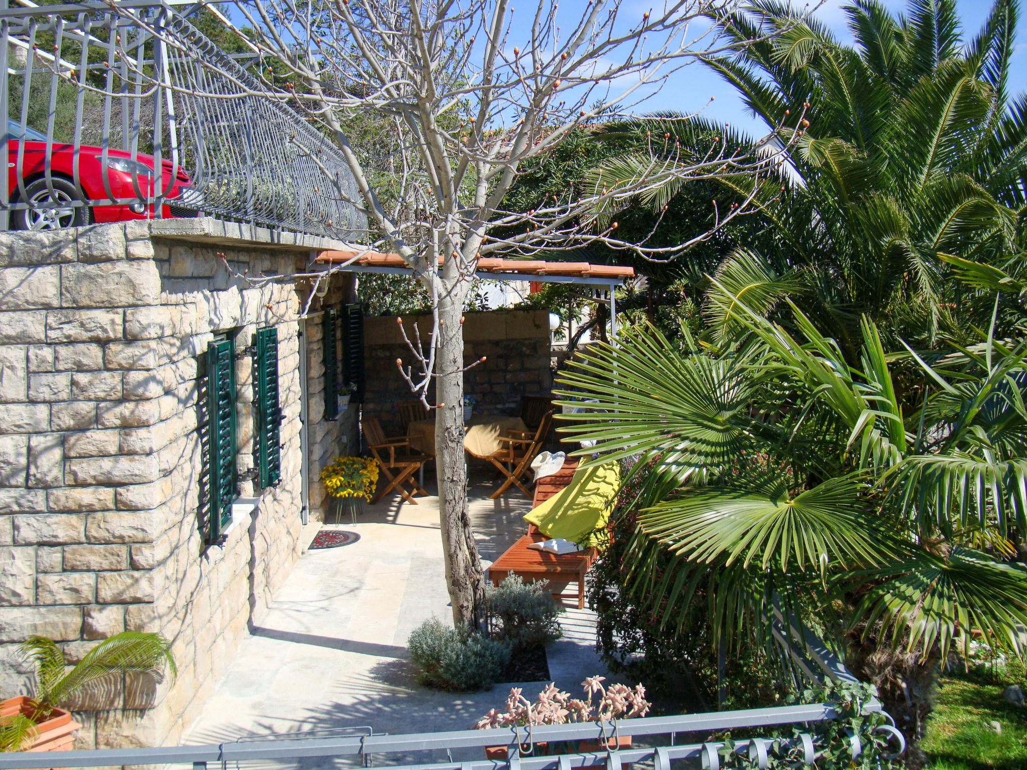 Photo 17 - Maison de 1 chambre à Selca avec terrasse et vues à la mer