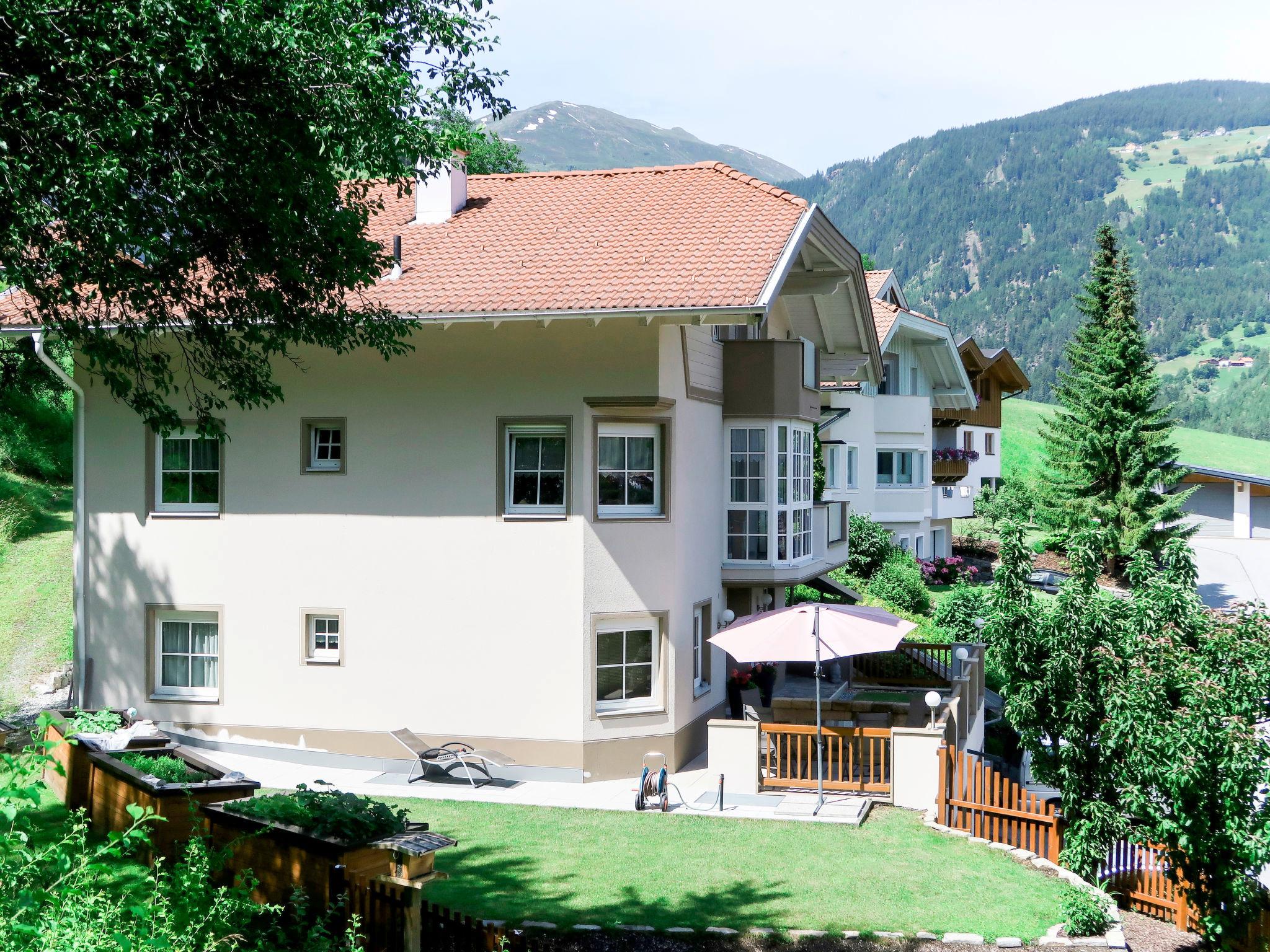 Foto 1 - Apartamento de 2 habitaciones en Prutz con terraza y vistas a la montaña