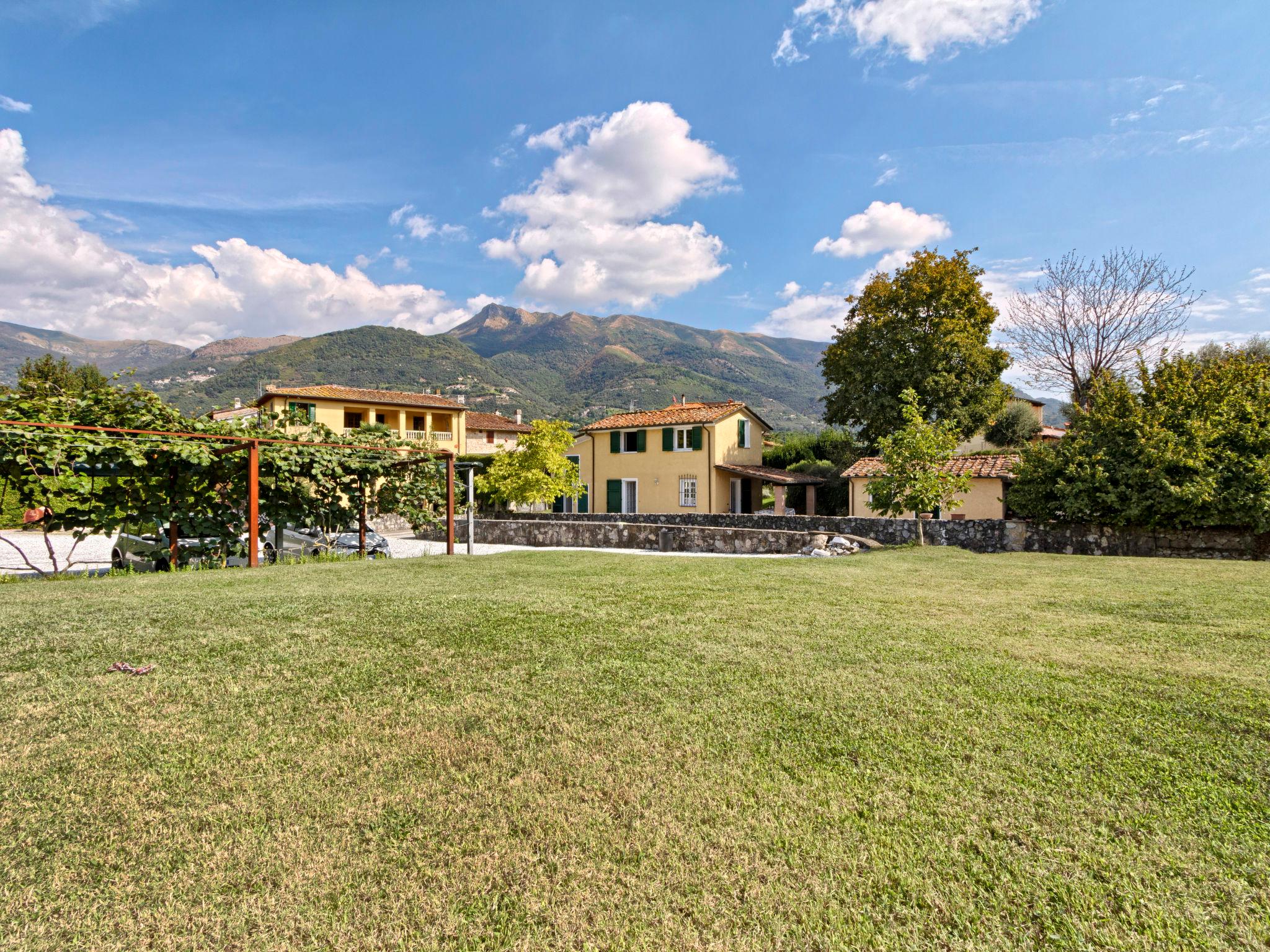 Photo 1 - Maison de 3 chambres à Camaiore avec piscine privée et vues à la mer