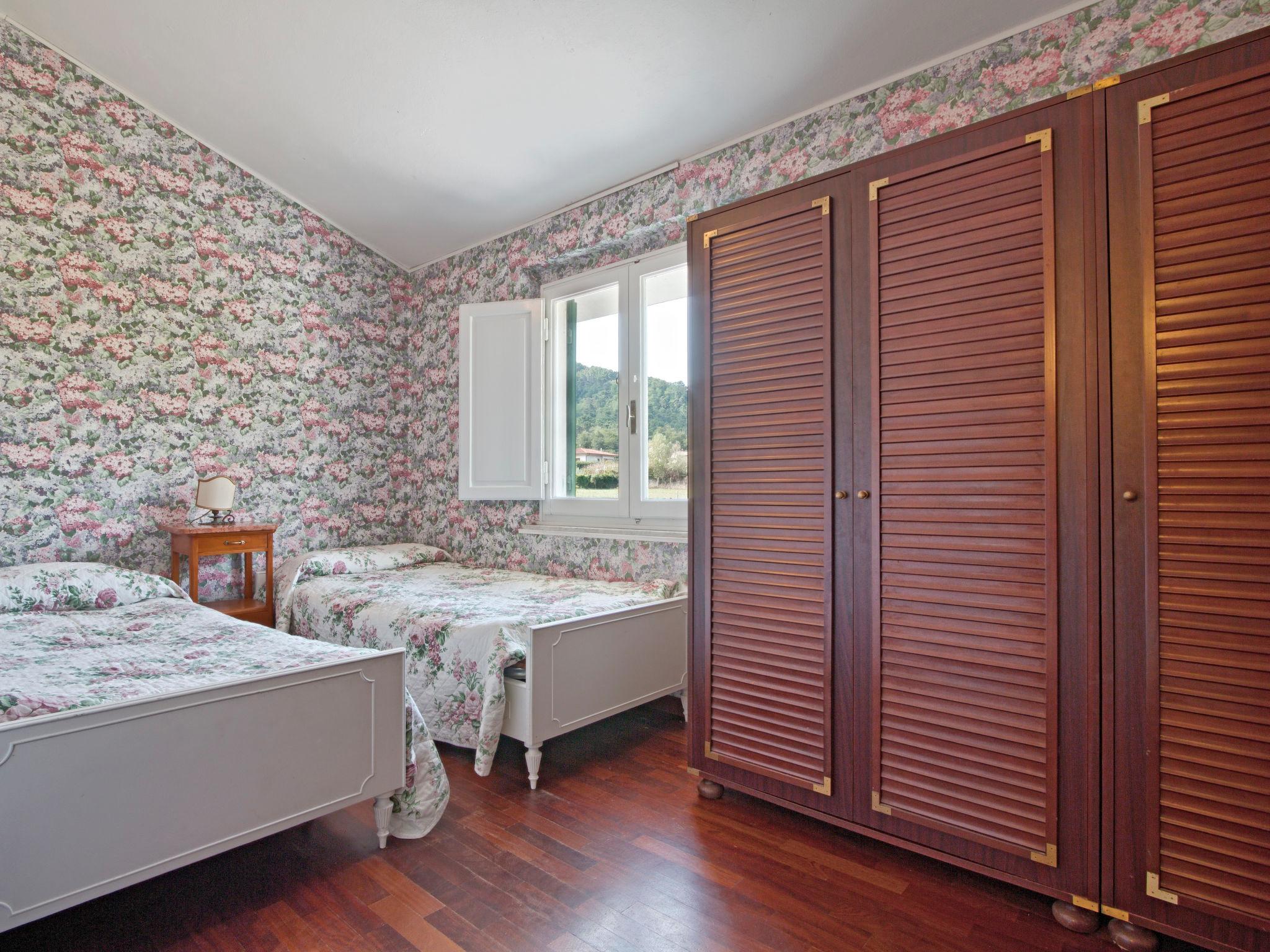 Foto 18 - Casa con 3 camere da letto a Camaiore con piscina privata e vista mare