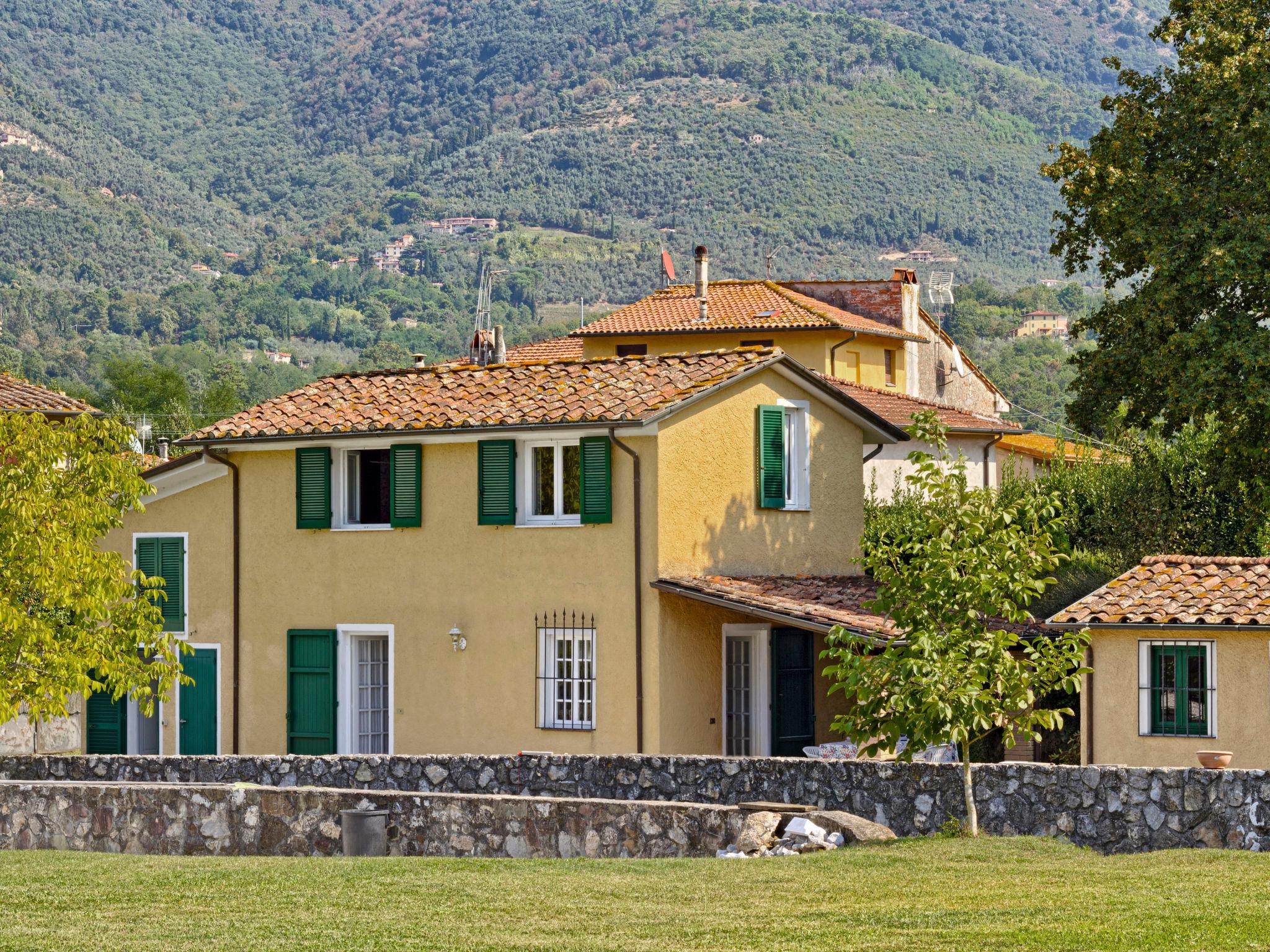 Foto 4 - Casa de 3 habitaciones en Camaiore con piscina privada y vistas al mar