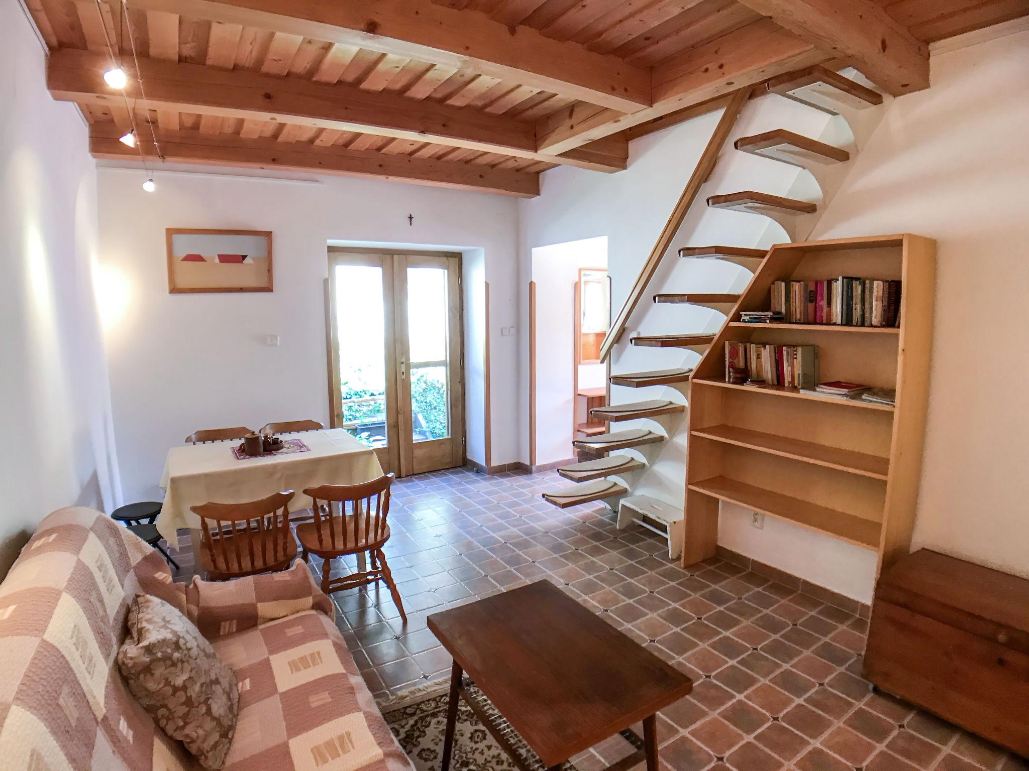 Photo 2 - Maison de 1 chambre à Bechyně avec jardin et terrasse