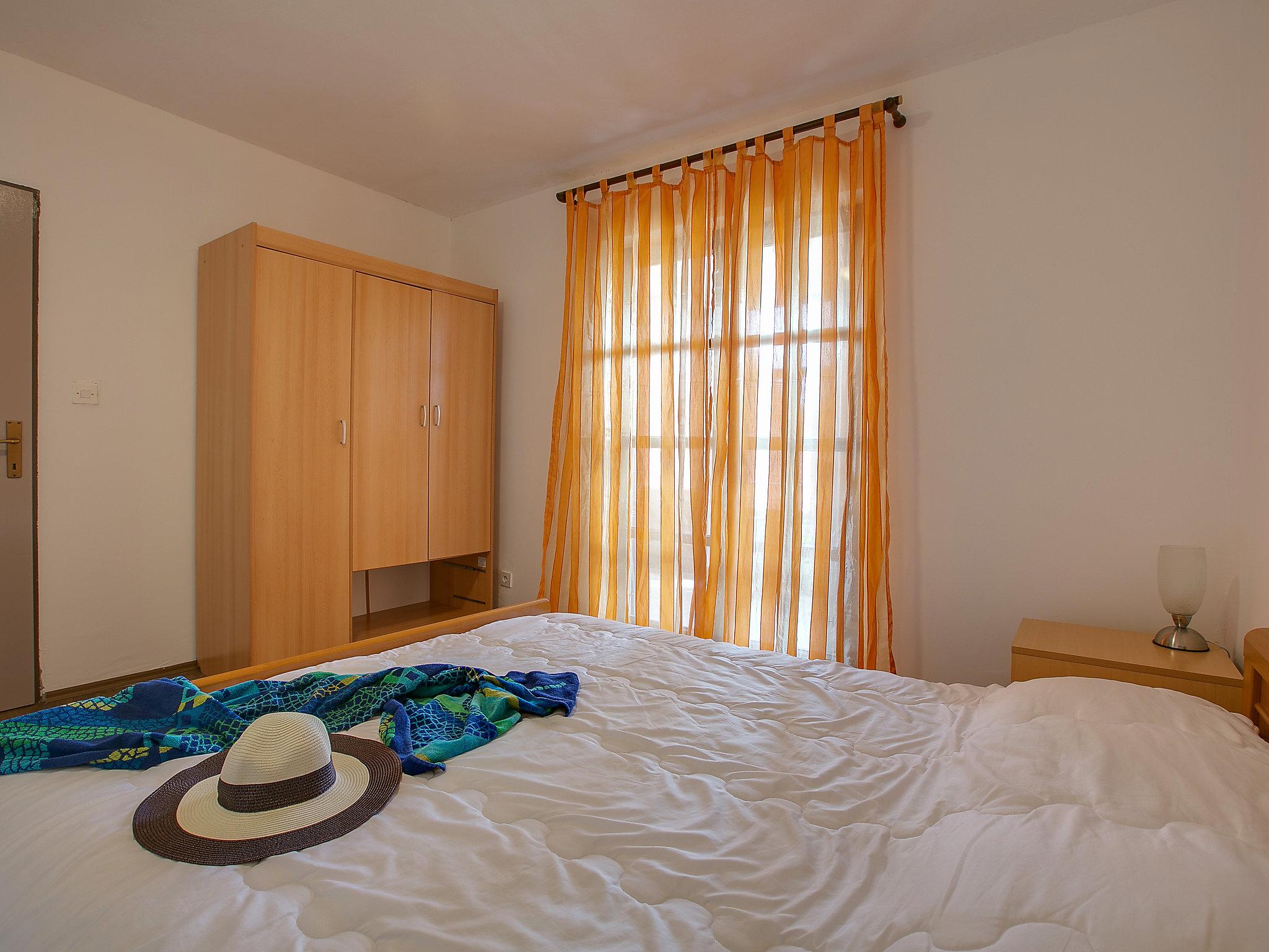Foto 8 - Apartment mit 2 Schlafzimmern in Pula mit terrasse