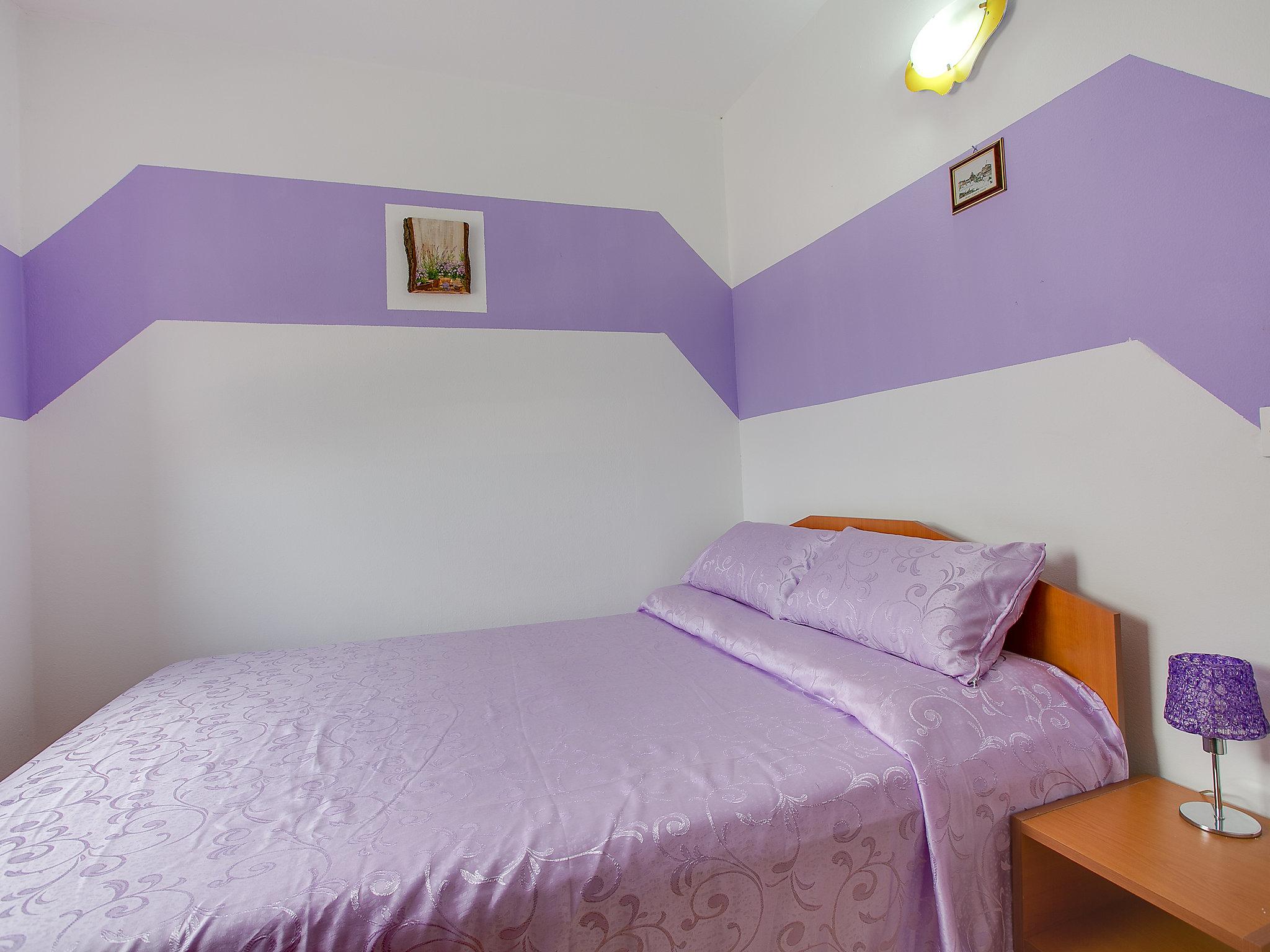 Foto 12 - Apartment mit 2 Schlafzimmern in Pula mit terrasse