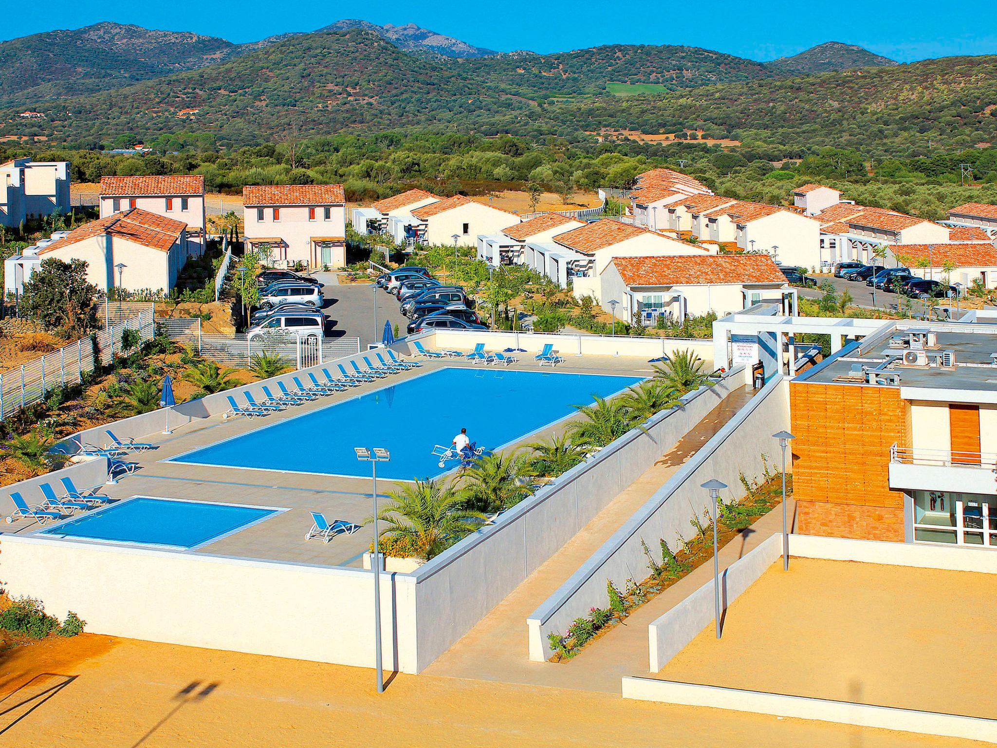 Foto 1 - Casa de 2 habitaciones en Belgodère con piscina y vistas al mar