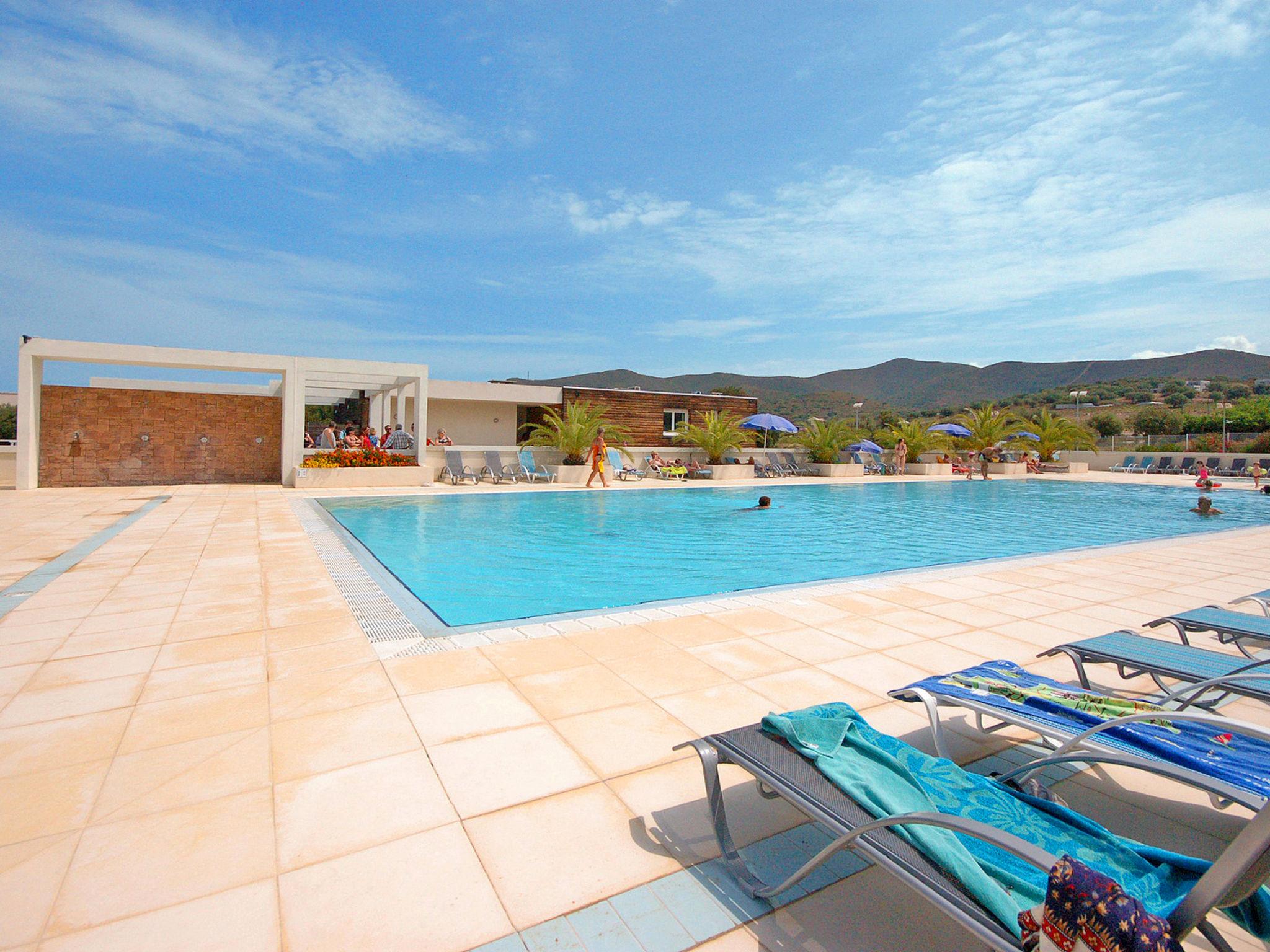 Photo 1 - Maison de 1 chambre à Belgodère avec piscine et vues à la mer