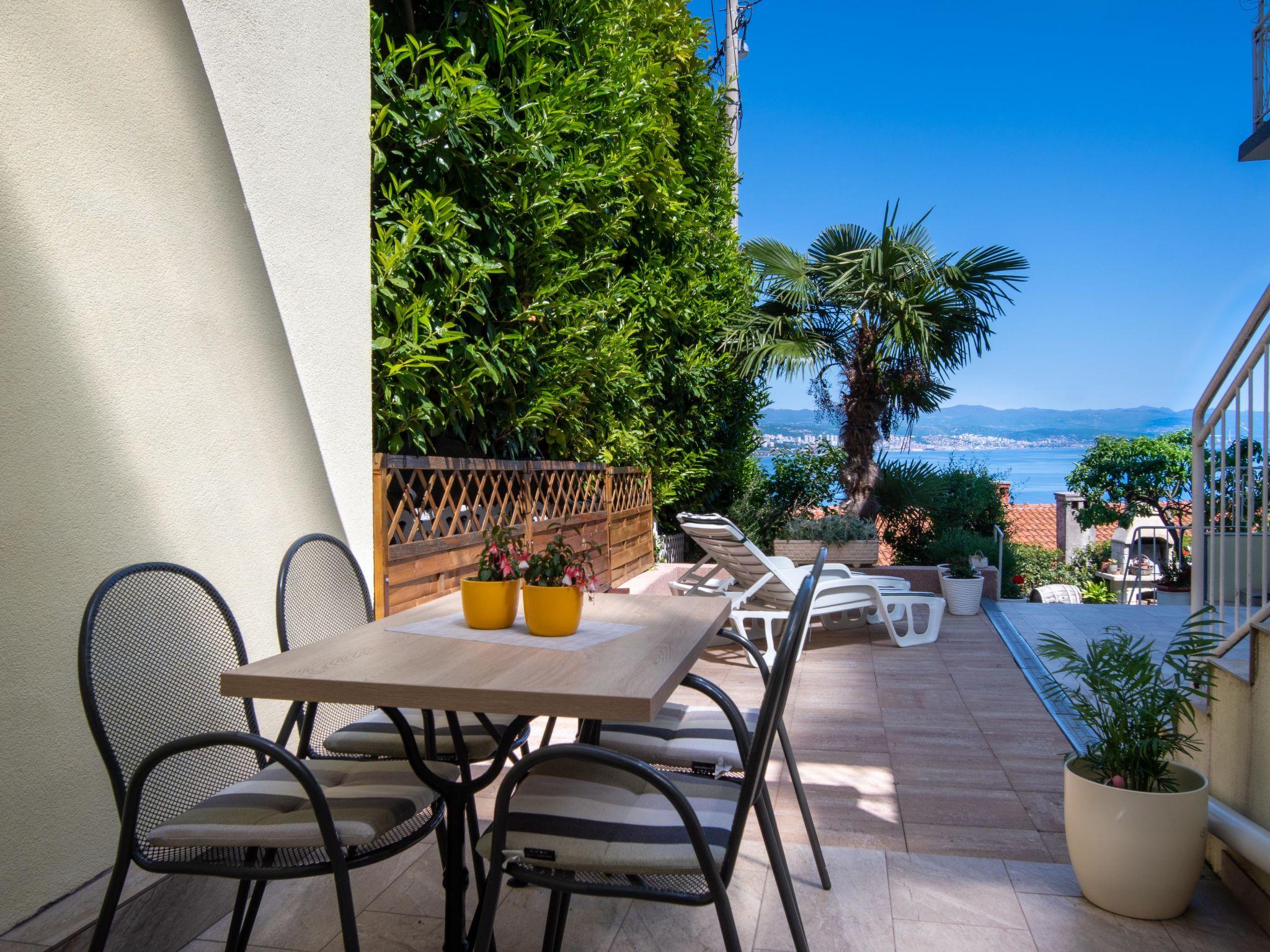 Foto 4 - Haus mit 1 Schlafzimmer in Opatija mit terrasse und blick aufs meer