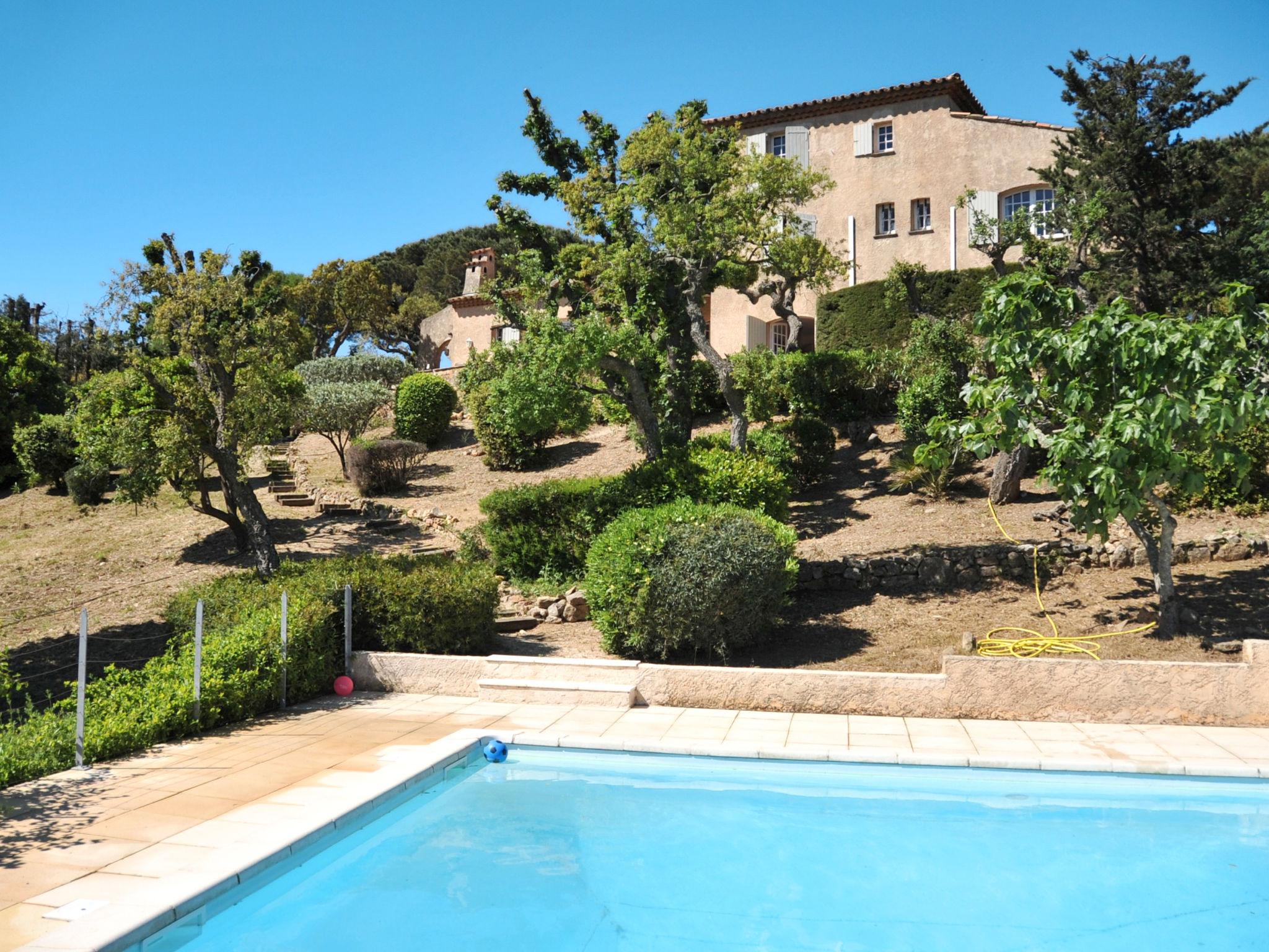 Photo 1 - Maison de 6 chambres à Sainte-Maxime avec piscine privée et vues à la mer