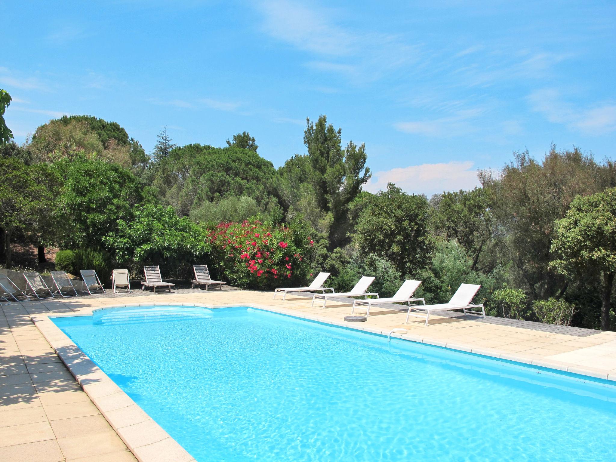 Foto 2 - Casa con 6 camere da letto a Sainte-Maxime con piscina privata e vista mare