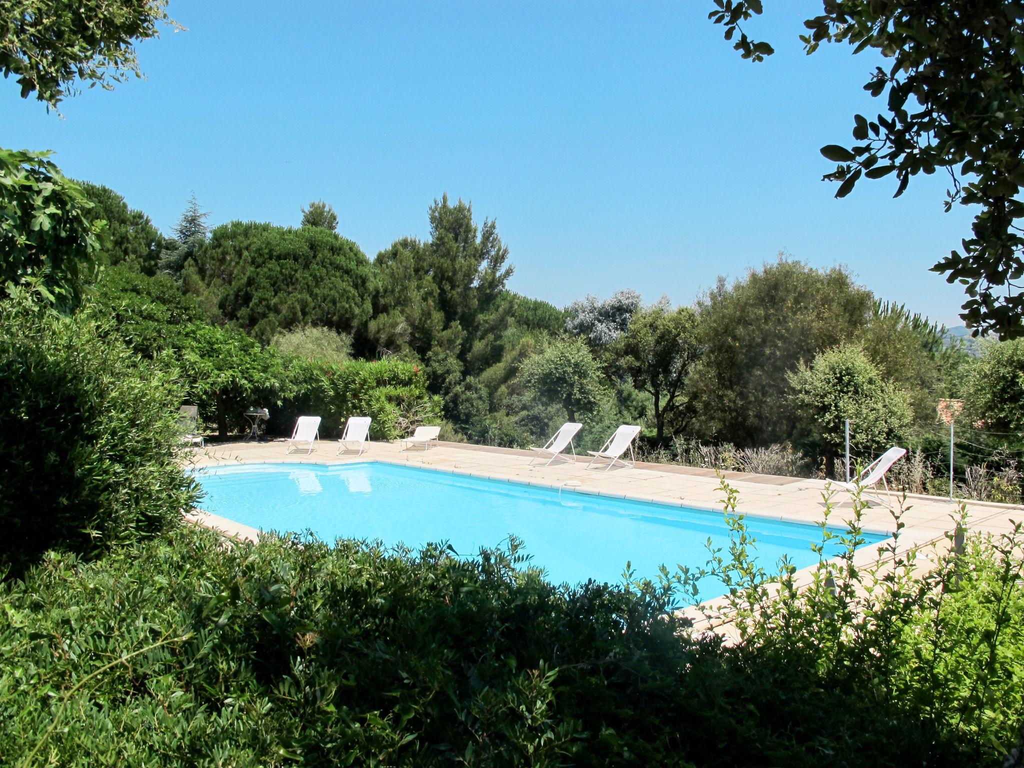 Foto 40 - Haus mit 6 Schlafzimmern in Sainte-Maxime mit privater pool und blick aufs meer