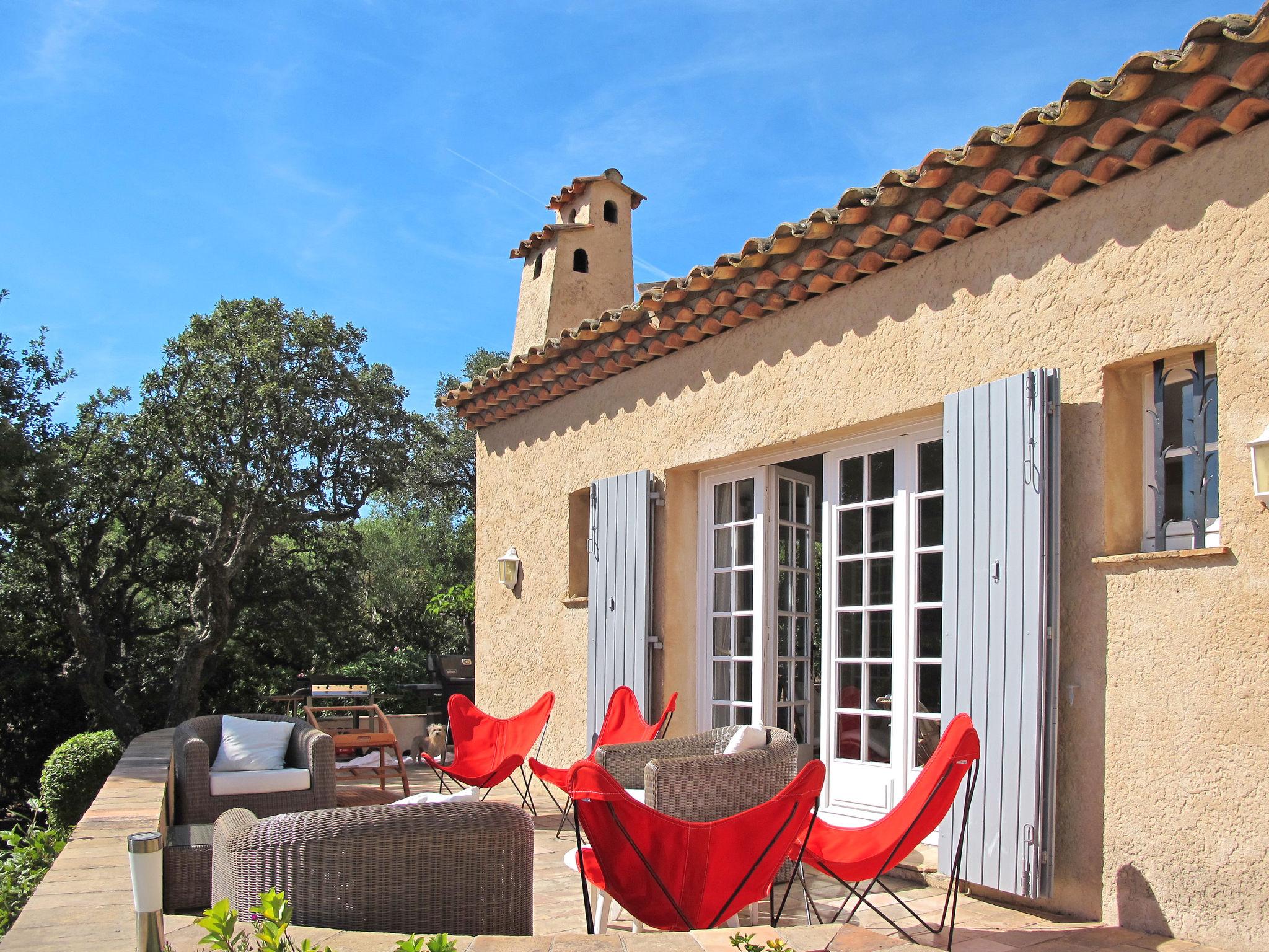 Foto 30 - Casa con 6 camere da letto a Sainte-Maxime con piscina privata e vista mare