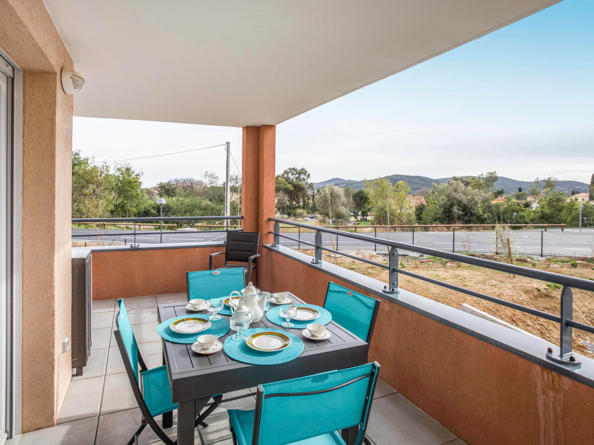 Photo 2 - Appartement de 1 chambre à Bormes-les-Mimosas avec piscine et jardin