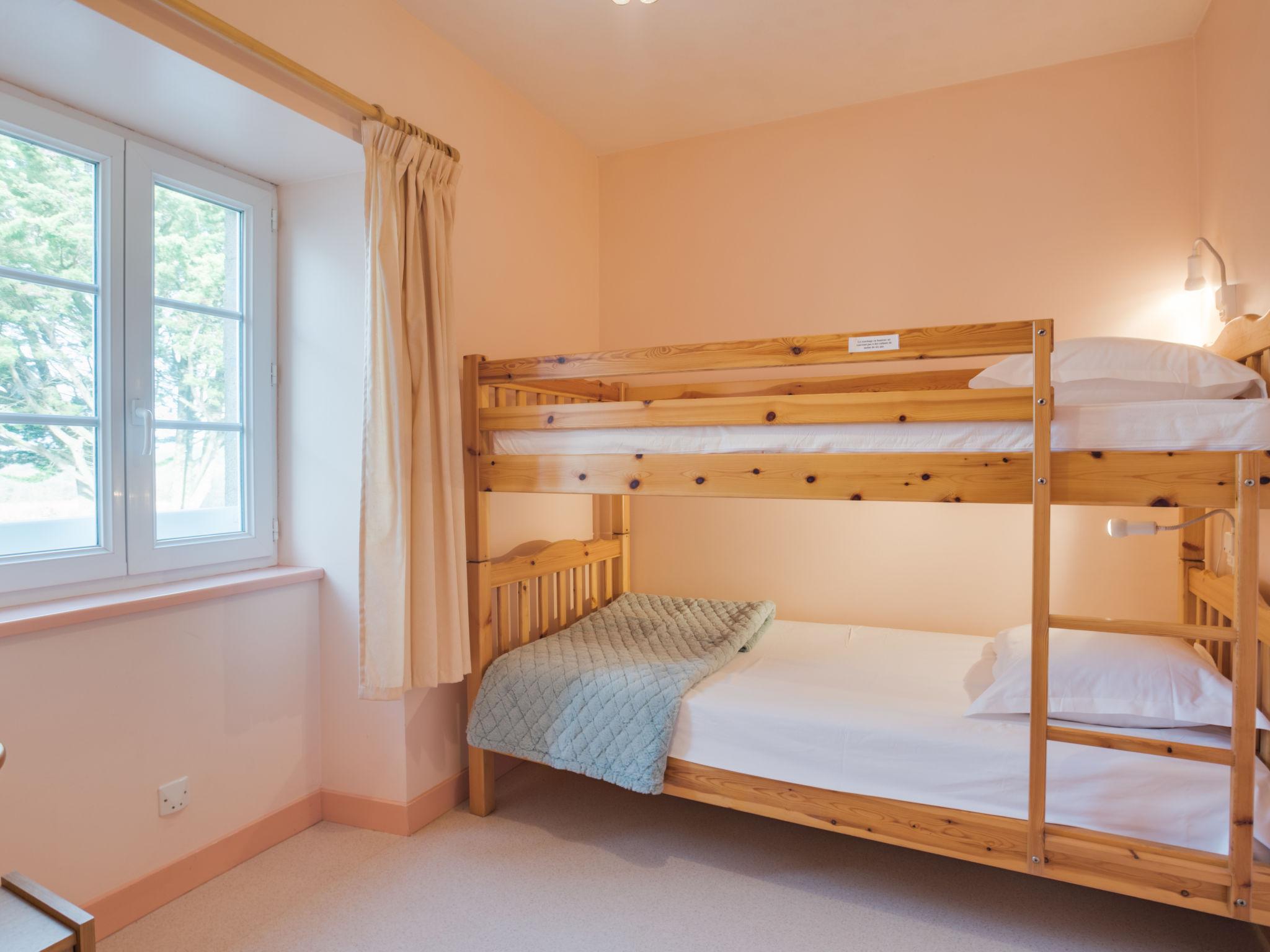 Foto 10 - Appartamento con 2 camere da letto a Carnac con giardino e vista mare