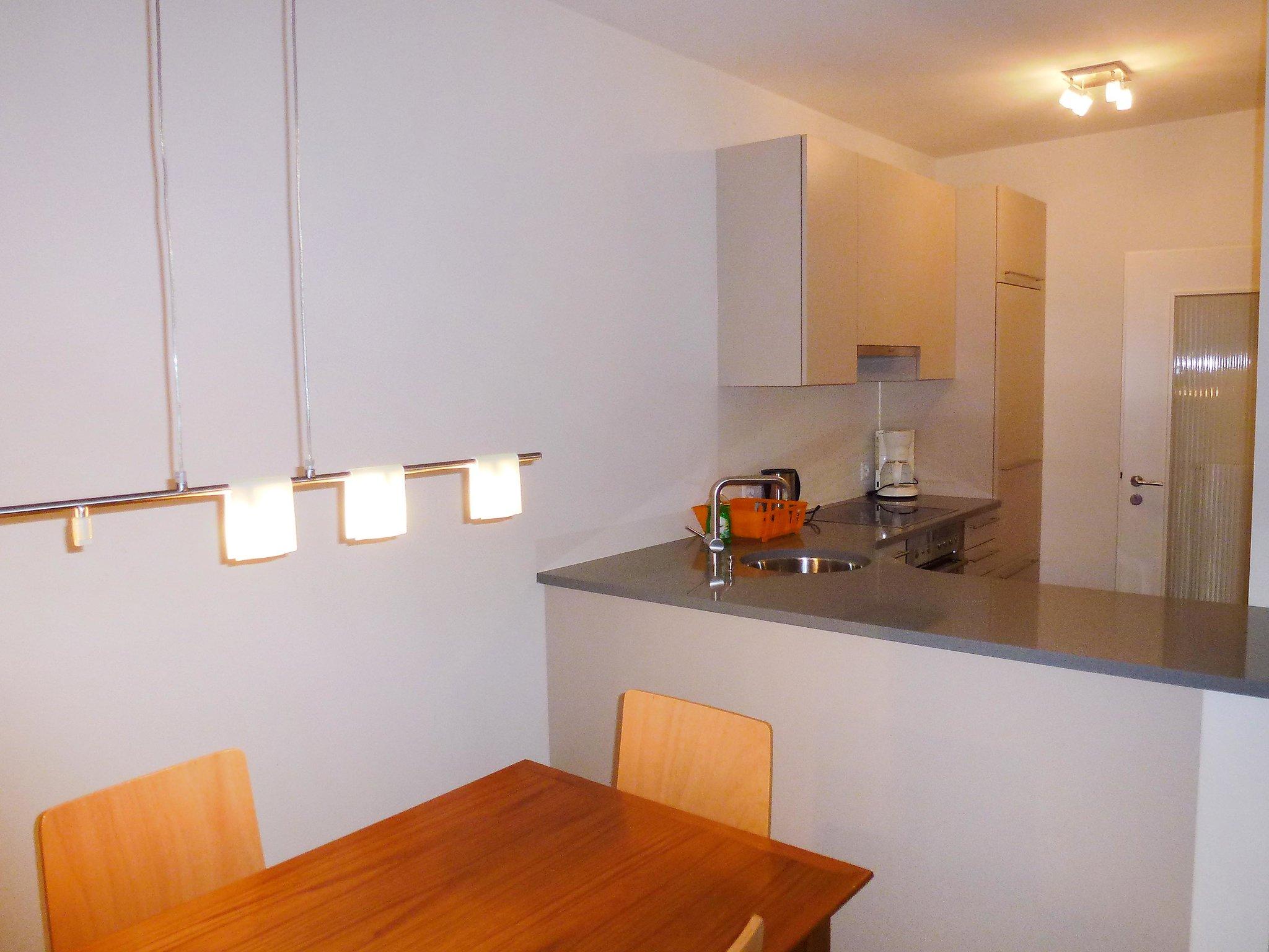 Photo 6 - 2 bedroom Apartment in Lugano with swimming pool and garden