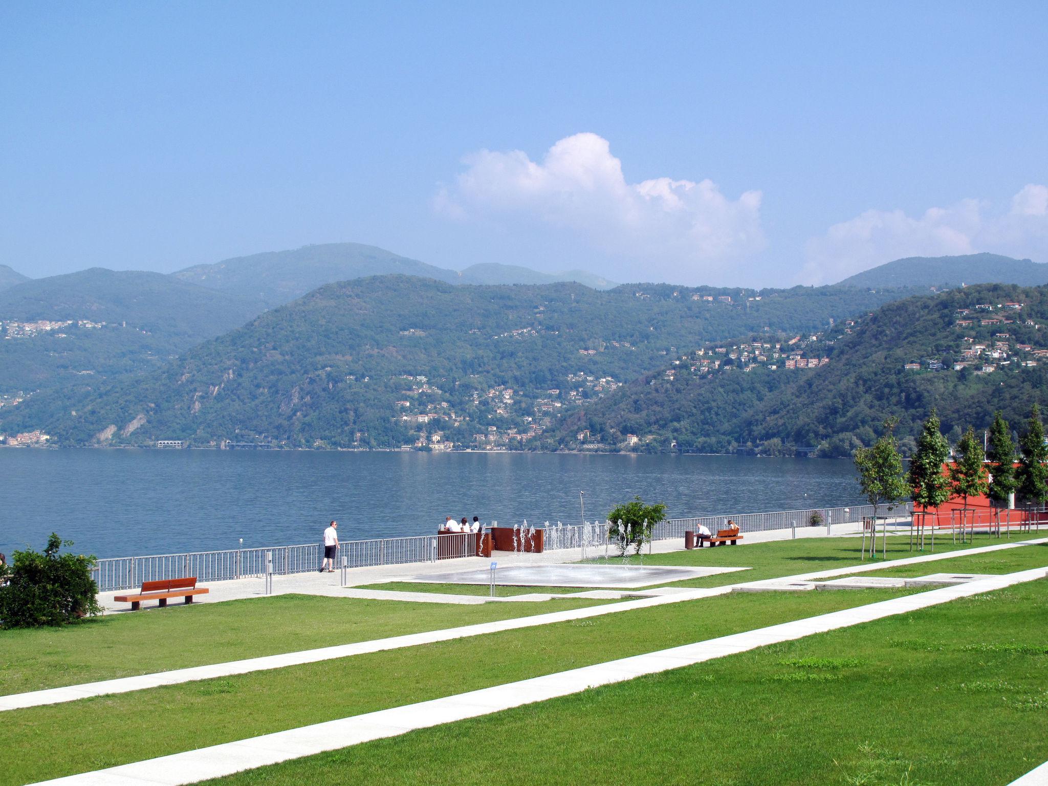 Photo 34 - 2 bedroom Apartment in Luino with swimming pool and mountain view