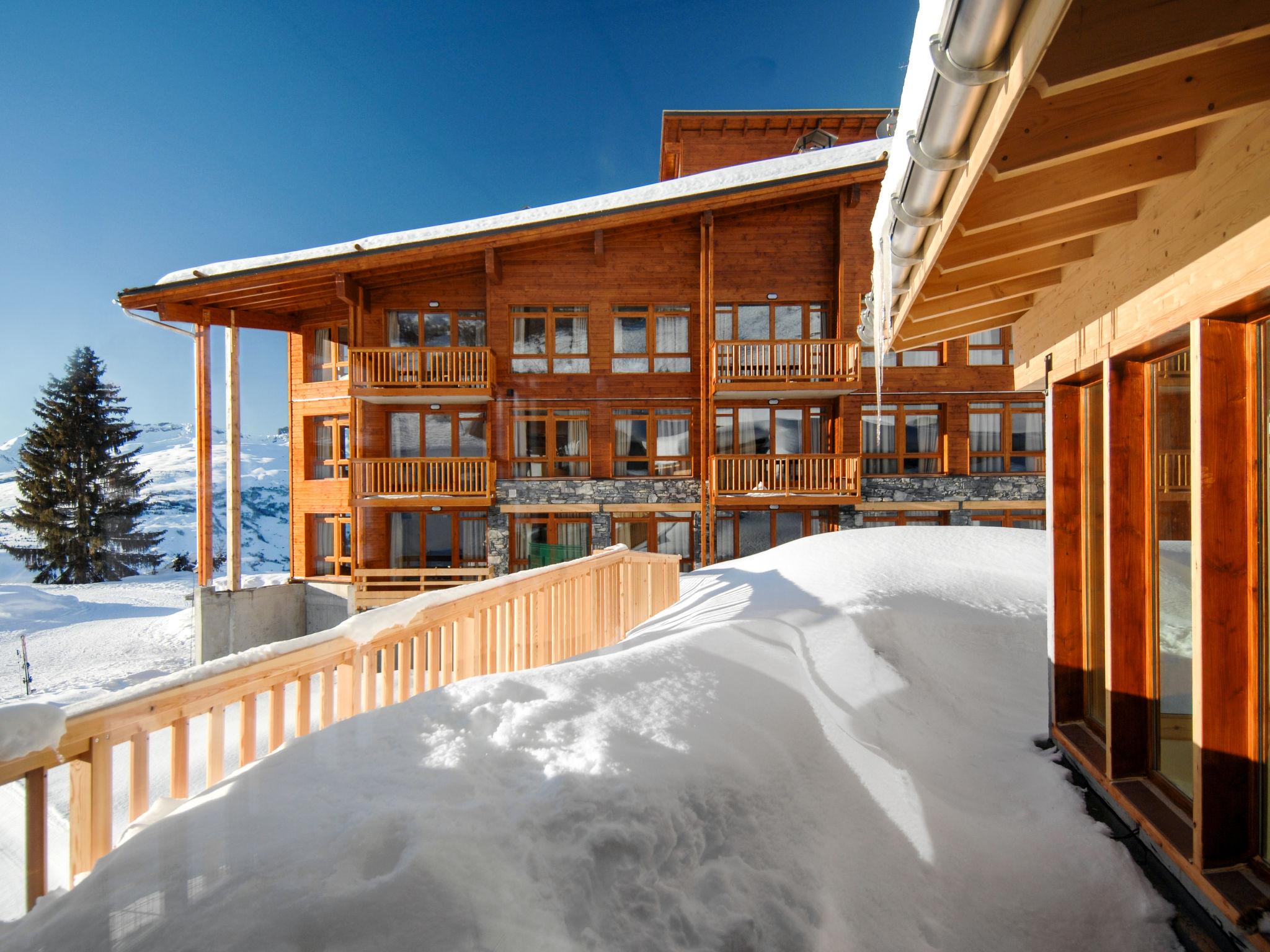 Foto 6 - Appartamento con 2 camere da letto a Bourg-Saint-Maurice con piscina e vista sulle montagne