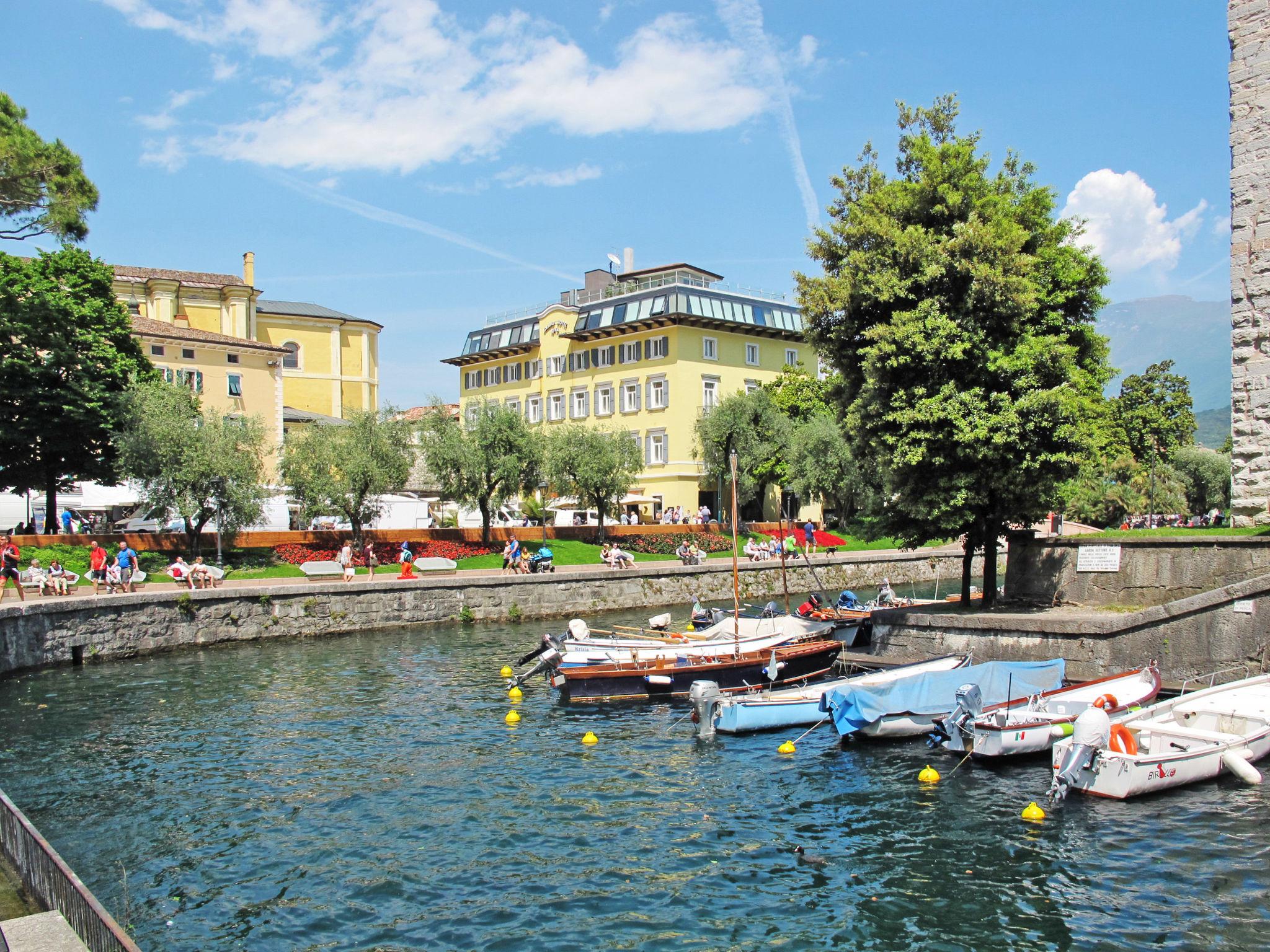 Foto 25 - Apartamento de 2 quartos em Riva del Garda com piscina e vista para a montanha