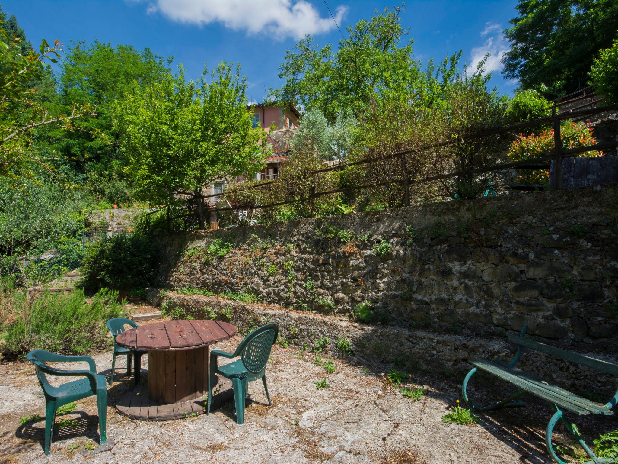 Photo 21 - Appartement de 1 chambre à Loro Ciuffenna avec piscine et jardin