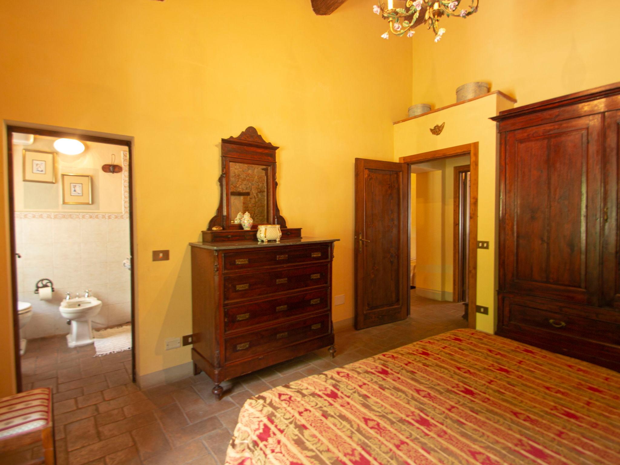 Photo 12 - 5 bedroom House in Loro Ciuffenna with private pool and garden