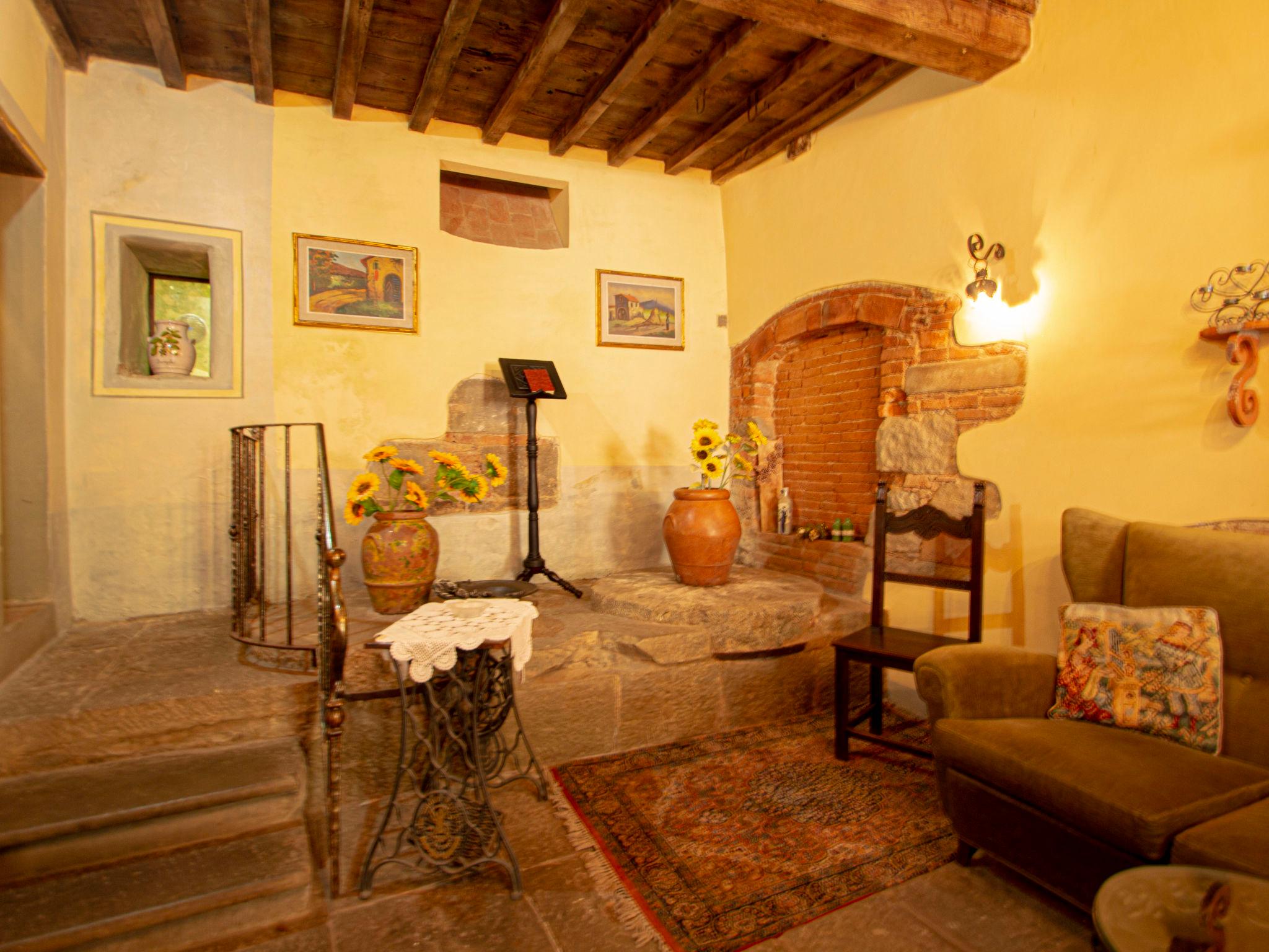 Photo 9 - 5 bedroom House in Loro Ciuffenna with private pool and garden