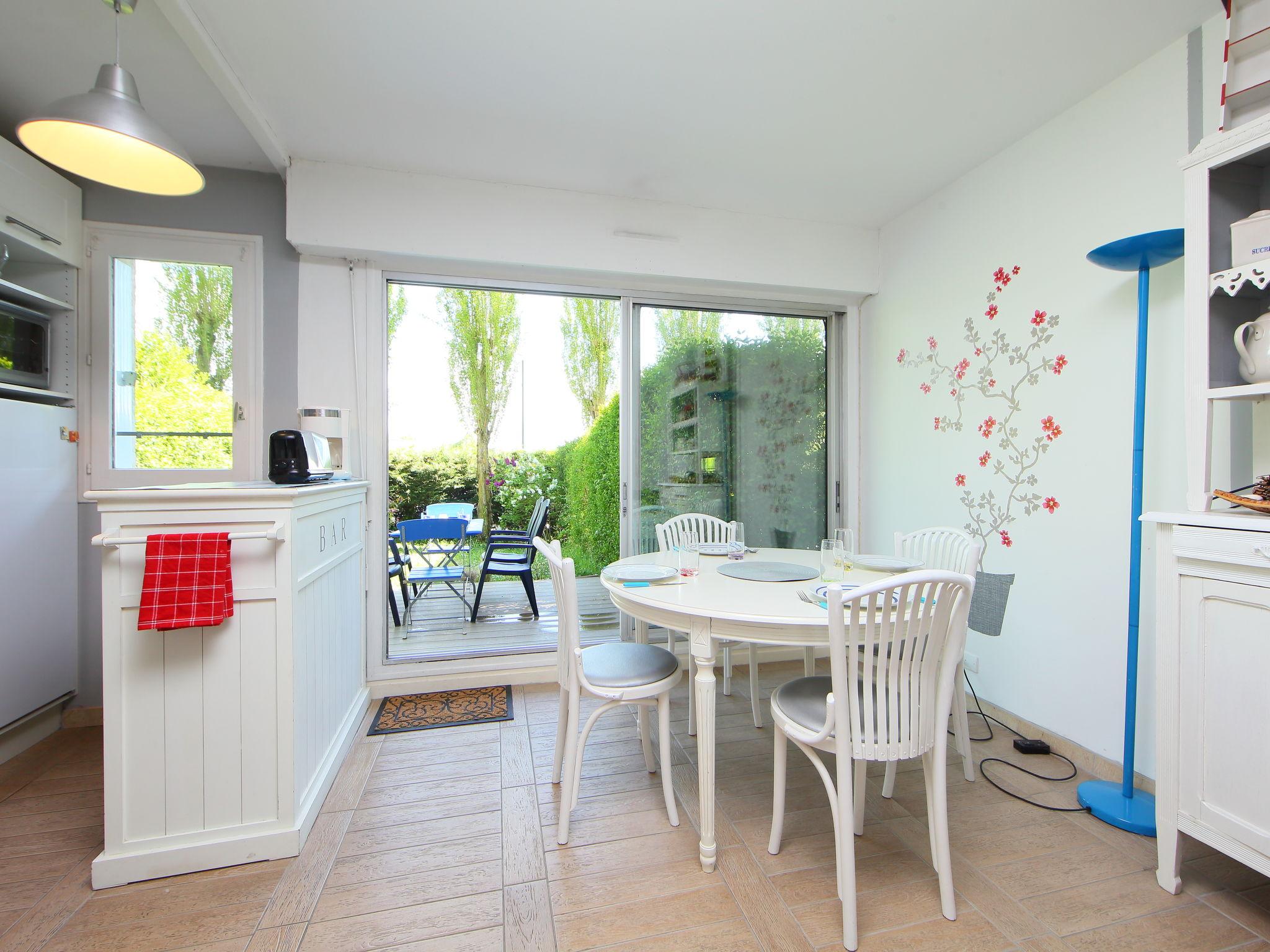 Foto 7 - Apartamento de 1 quarto em Cabourg com terraço e vistas do mar