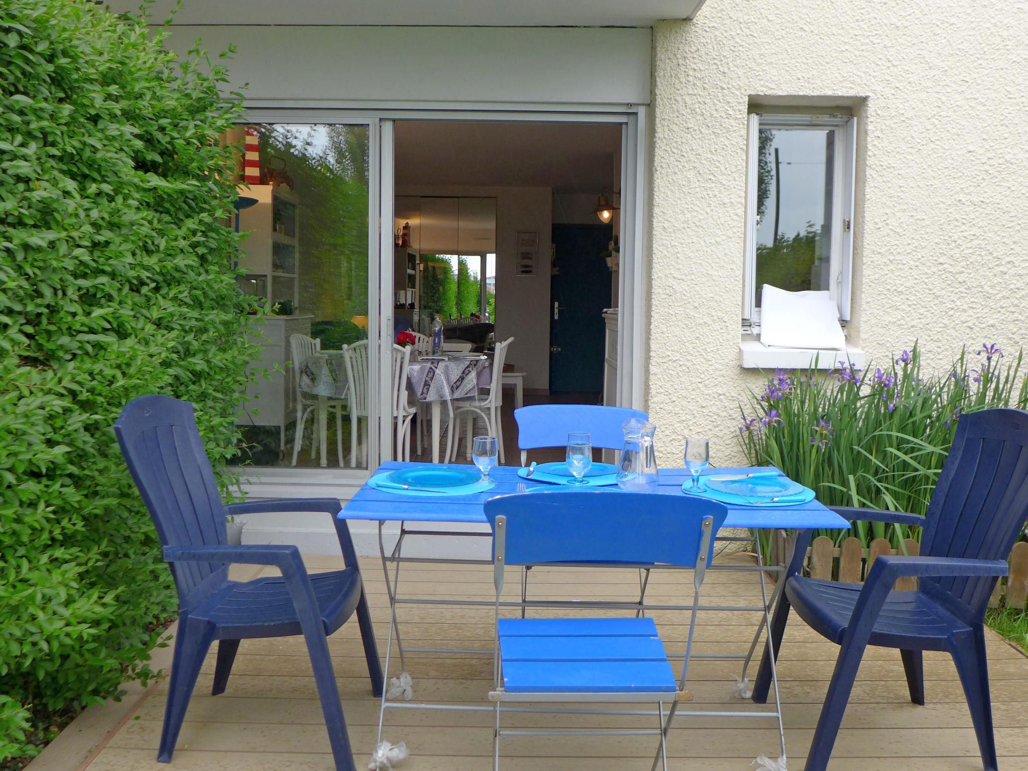 Foto 12 - Appartamento con 1 camera da letto a Cabourg con terrazza e vista mare