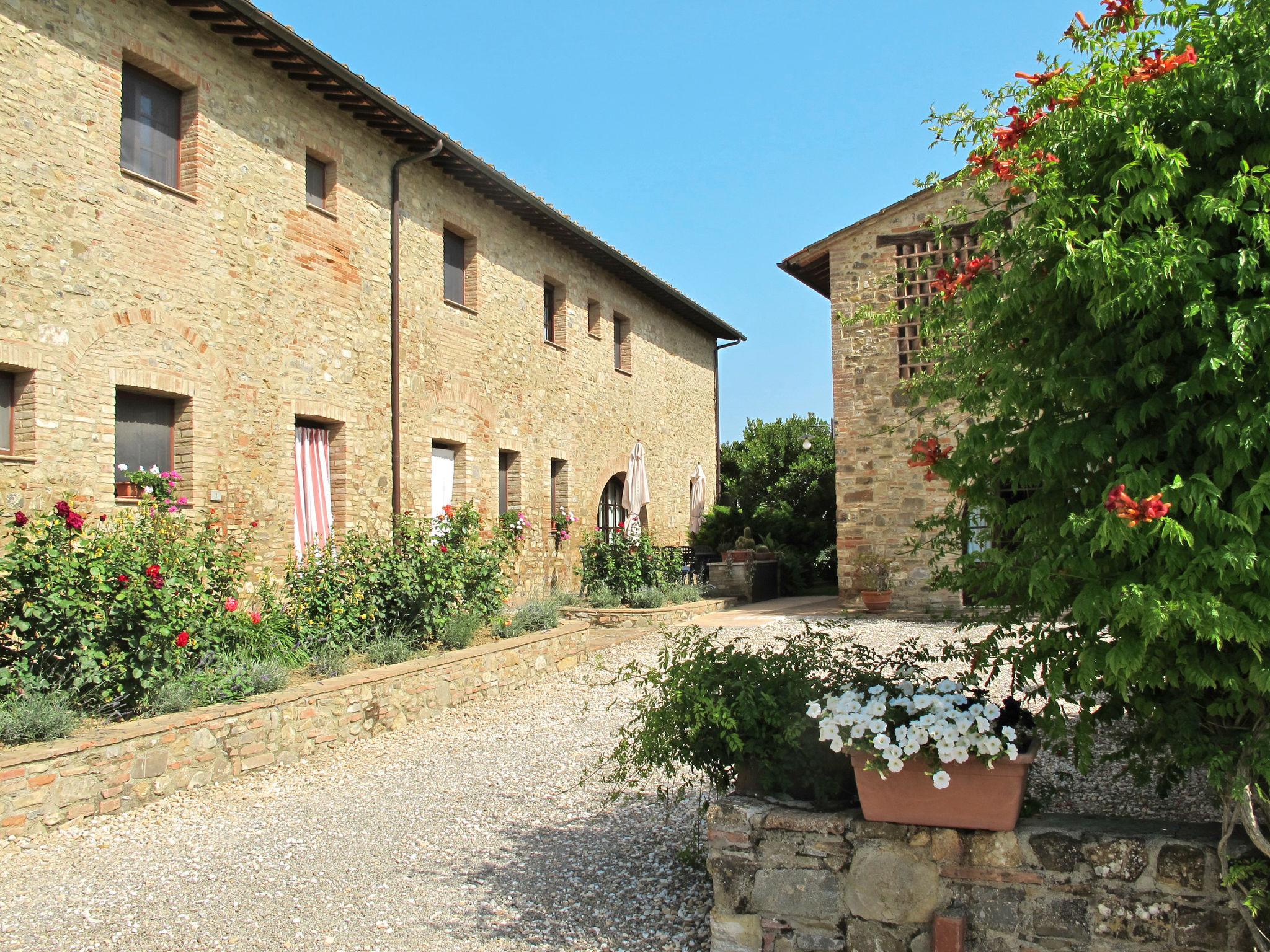 Foto 19 - Apartamento de 2 quartos em Barberino Tavarnelle com piscina e jardim