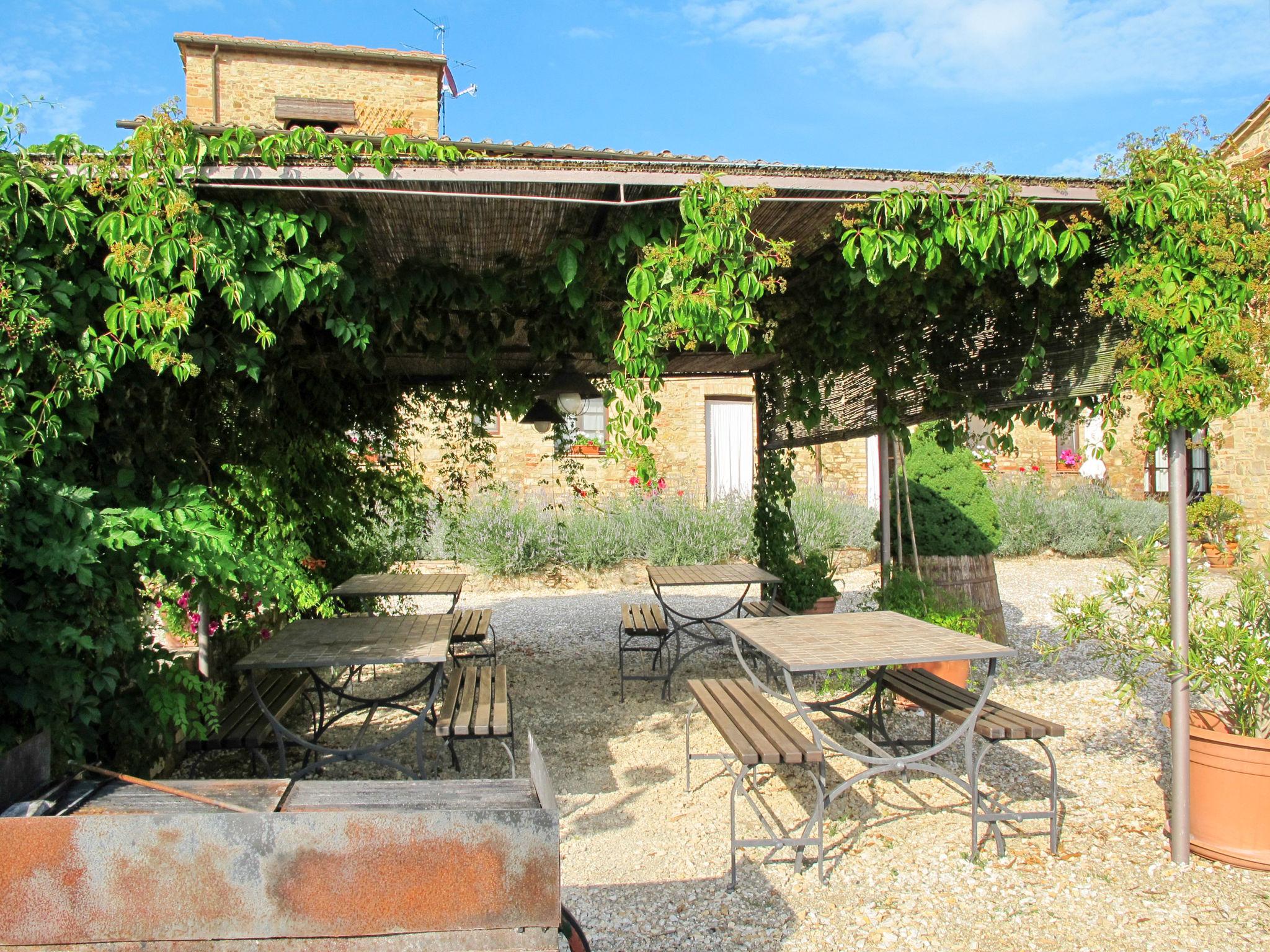 Foto 22 - Casa de 2 quartos em Barberino Tavarnelle com piscina e jardim