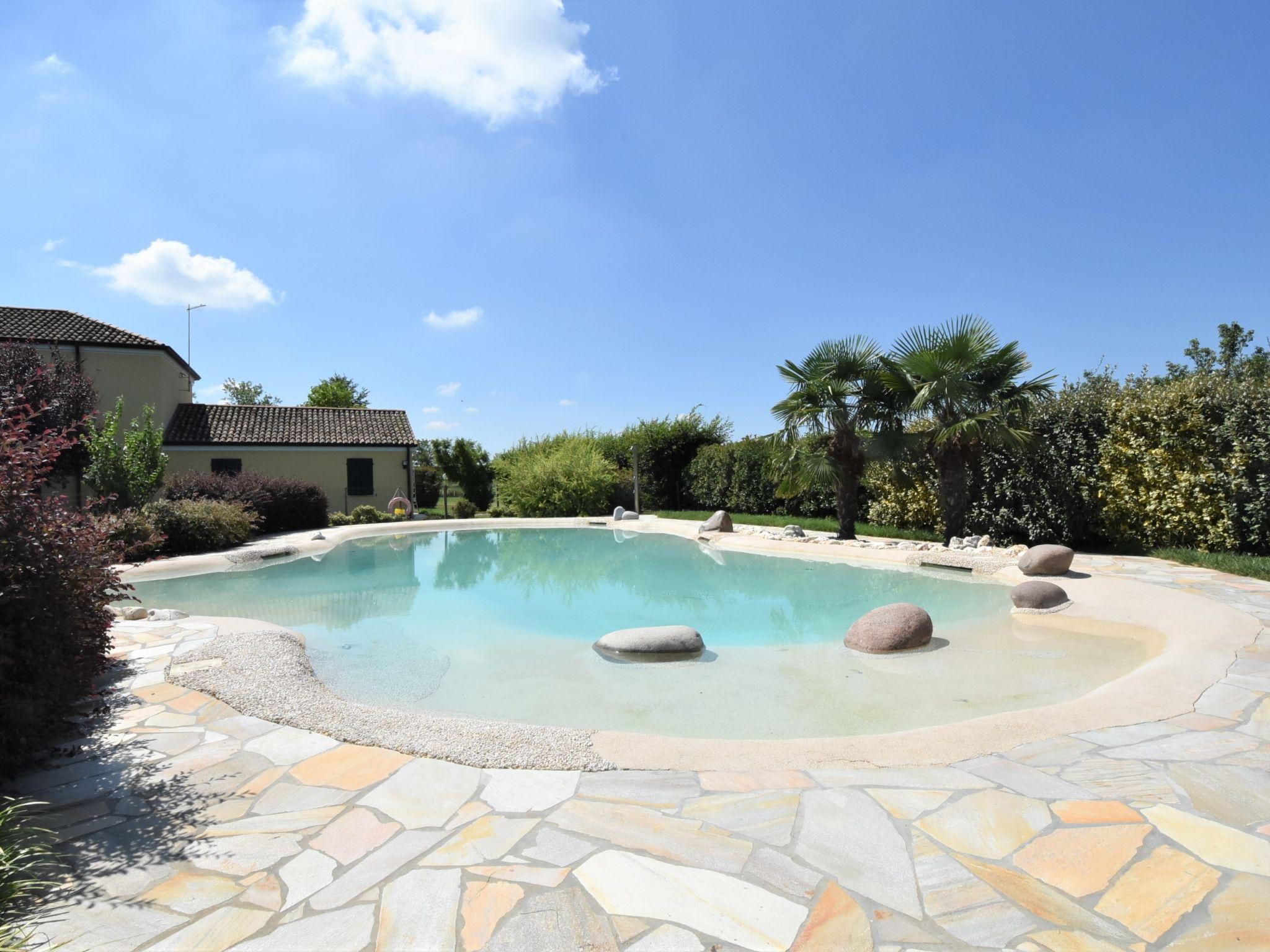 Photo 29 - Maison de 4 chambres à Ariano nel Polesine avec piscine et jardin