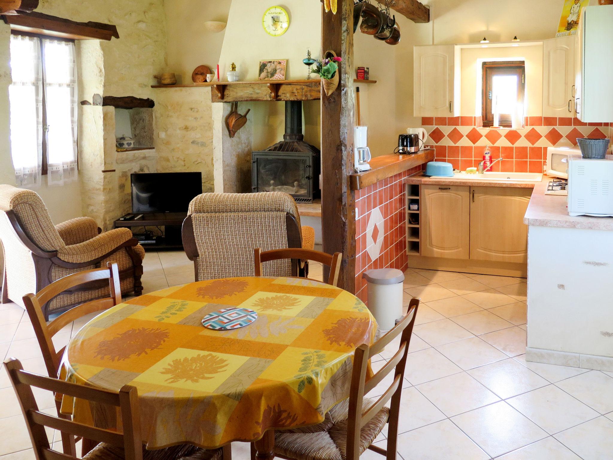 Photo 2 - Maison de 1 chambre à Lalbenque avec jardin et terrasse