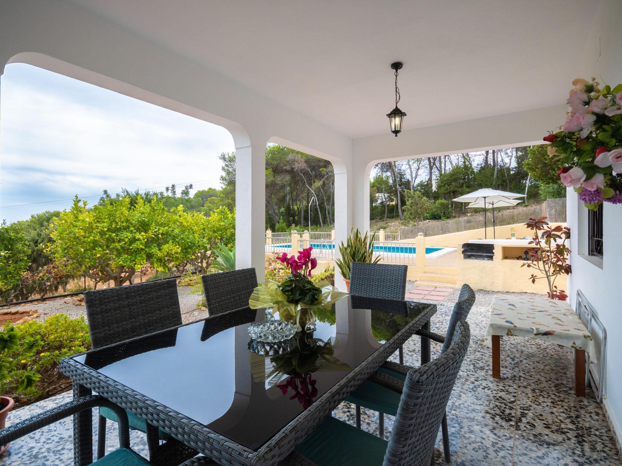 Foto 3 - Casa de 3 habitaciones en Santa Eulària des Riu con piscina privada y vistas al mar