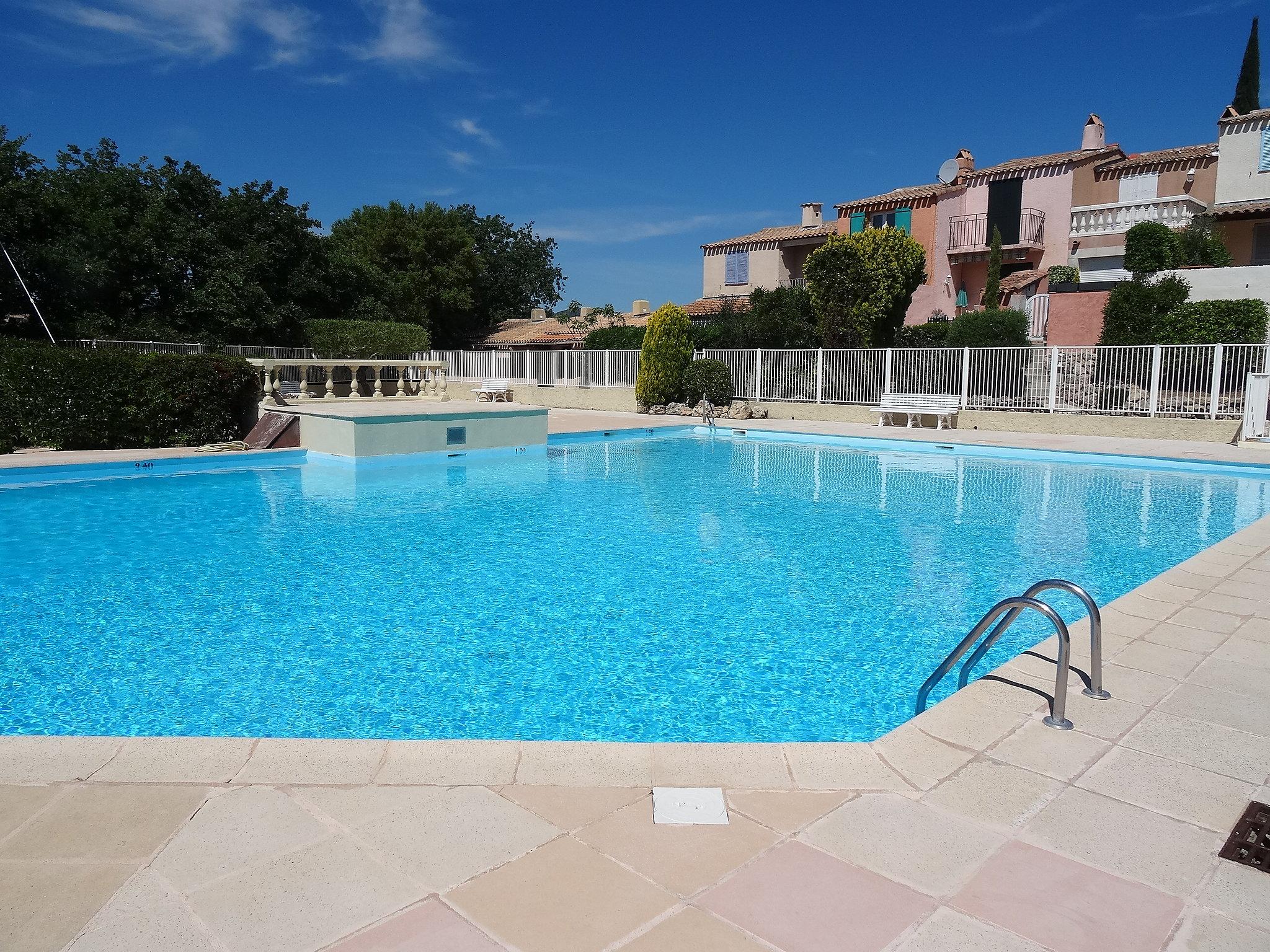 Photo 13 - Maison de 3 chambres à Cogolin avec piscine et terrasse