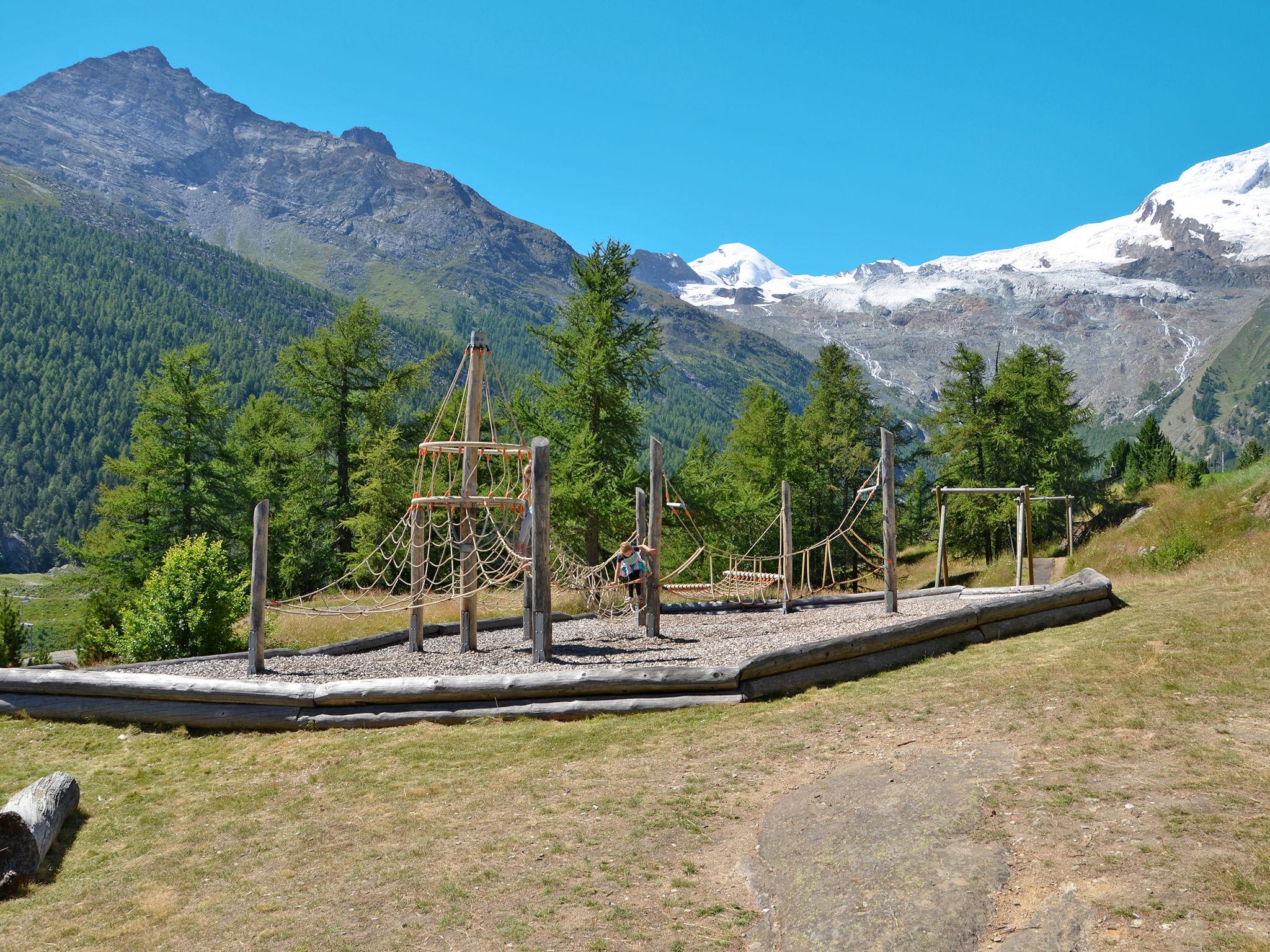 Foto 5 - Apartamento de 2 habitaciones en Saas-Fee con vistas a la montaña