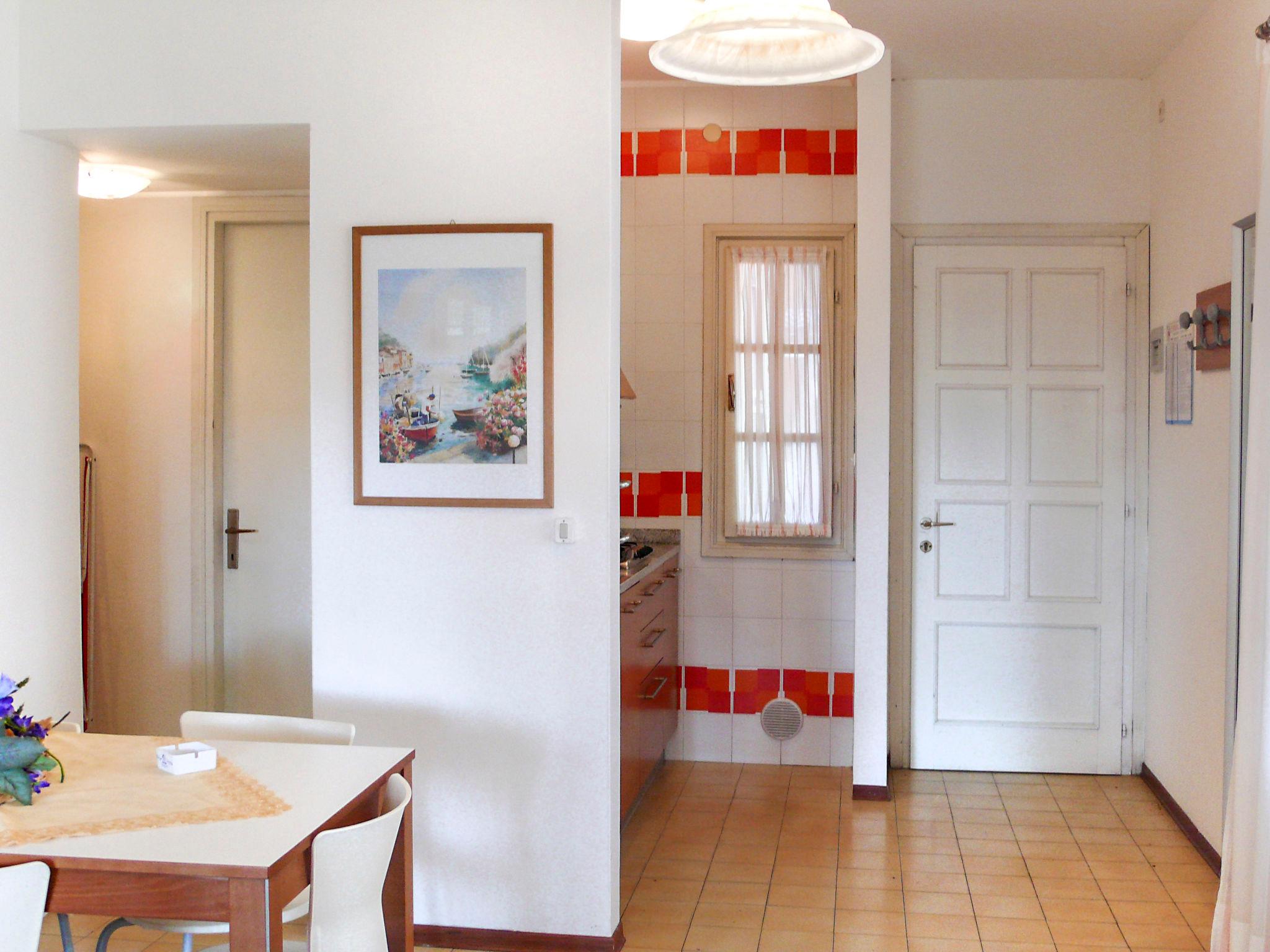 Foto 6 - Apartamento de 1 habitación en San Michele al Tagliamento con piscina y vistas al mar