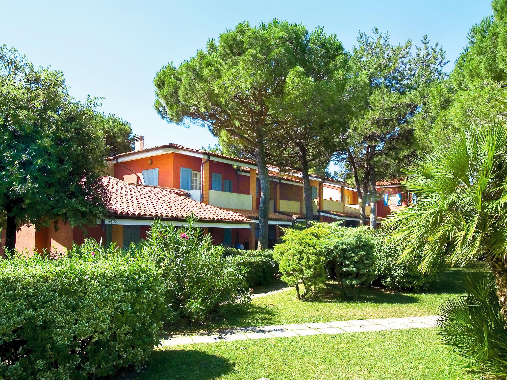 Photo 3 - Appartement de 1 chambre à San Michele al Tagliamento avec piscine et jardin