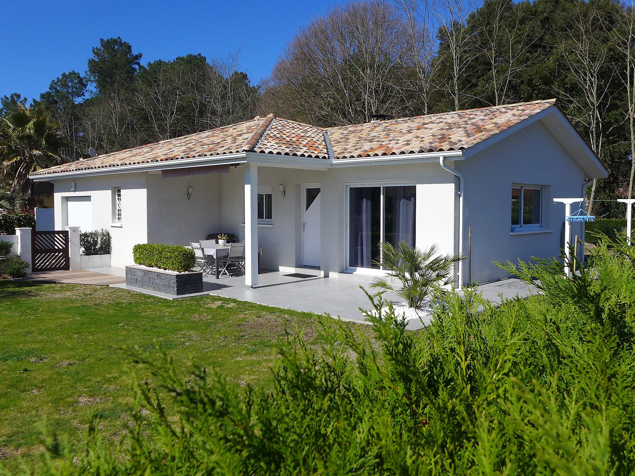 Foto 1 - Casa de 3 quartos em Tosse com terraço e vistas do mar