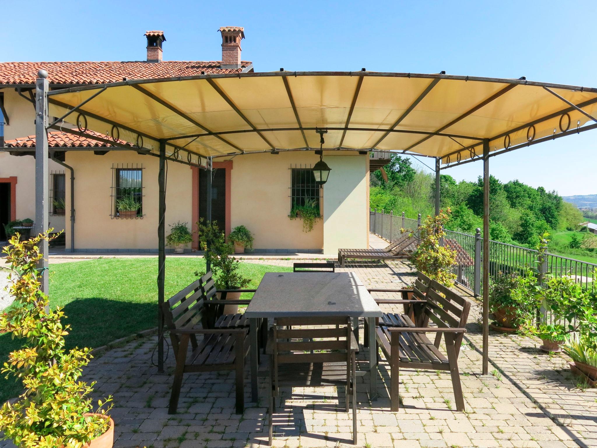 Photo 3 - 7 bedroom House in Bene Vagienna with private pool and garden