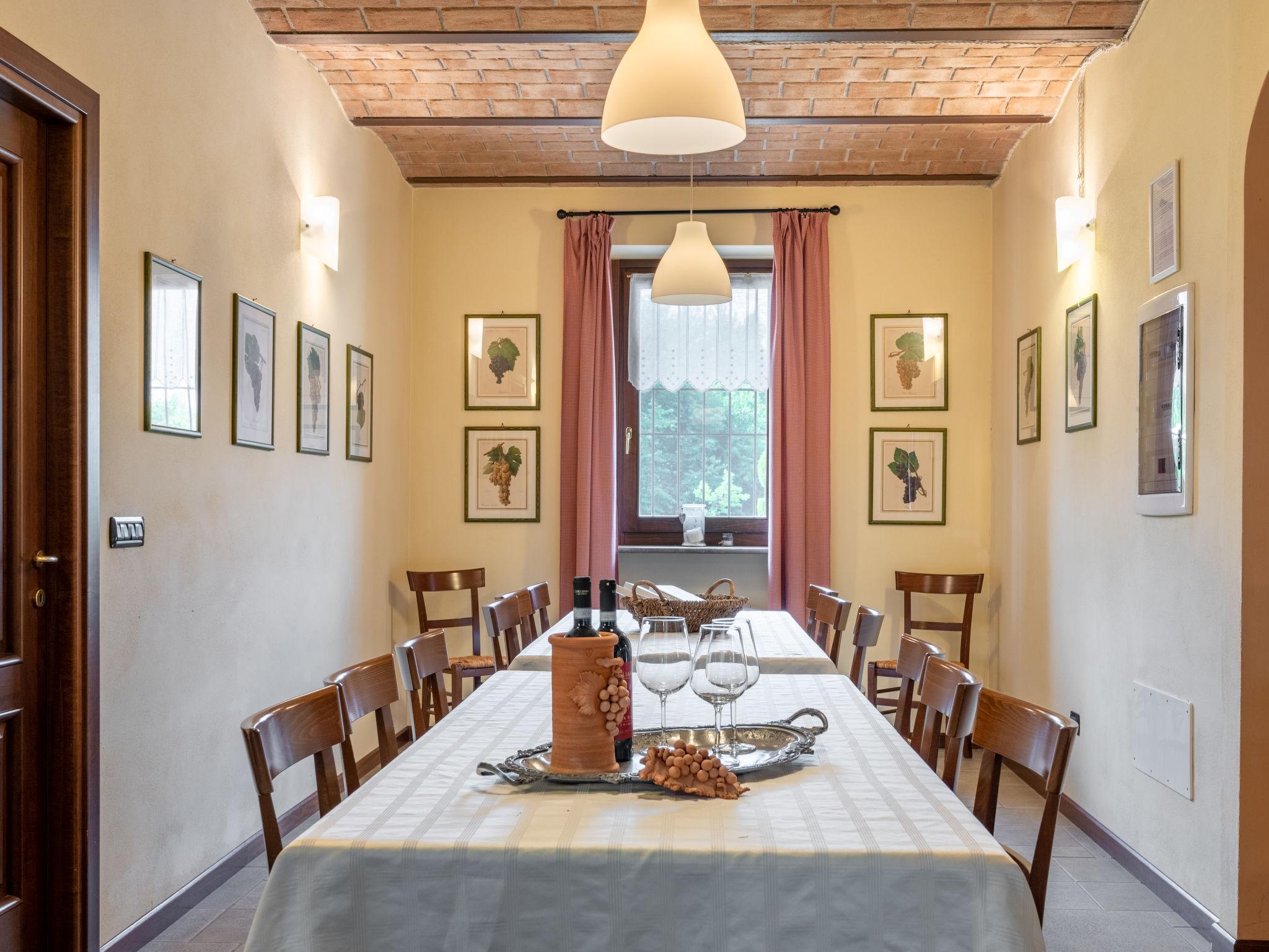 Photo 4 - 4 bedroom House in Bene Vagienna with swimming pool and garden