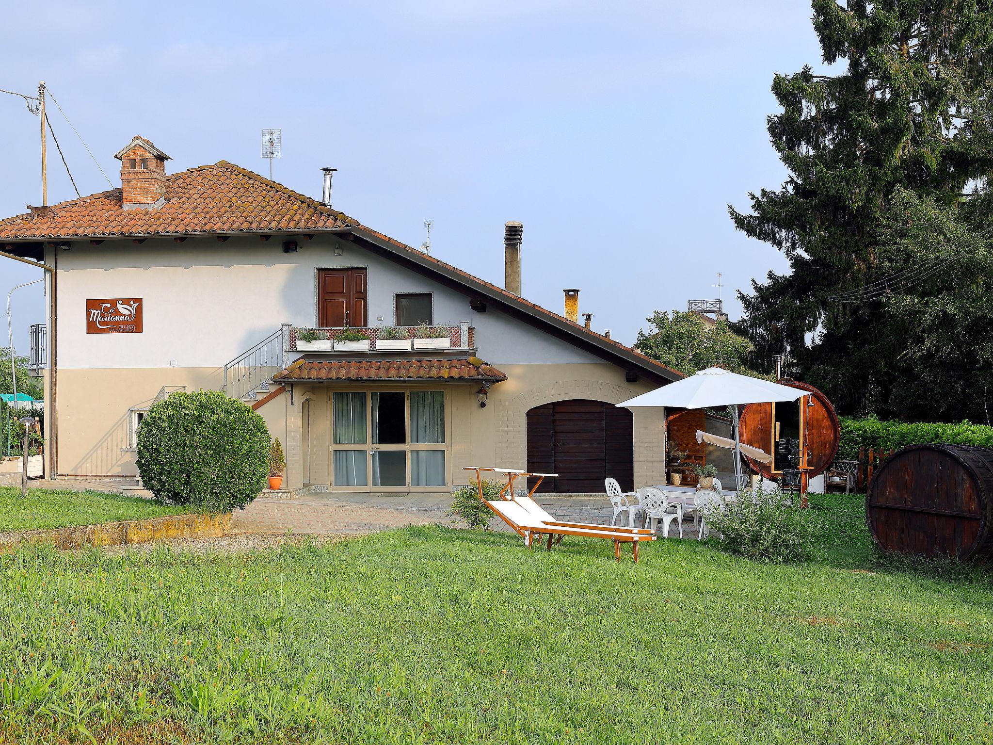 Photo 1 - Appartement de 3 chambres à Roatto avec jardin et terrasse