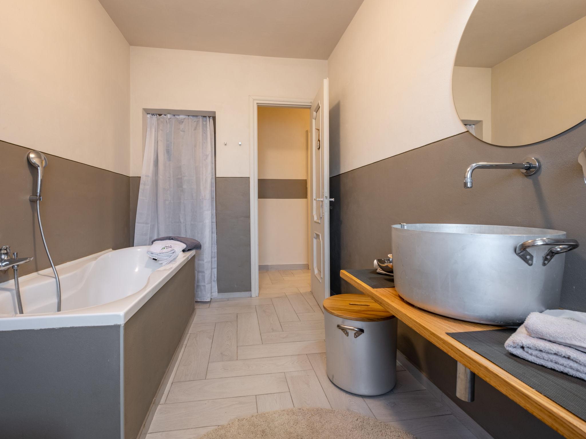 Foto 15 - Apartment mit 3 Schlafzimmern in Roatto mit garten und terrasse