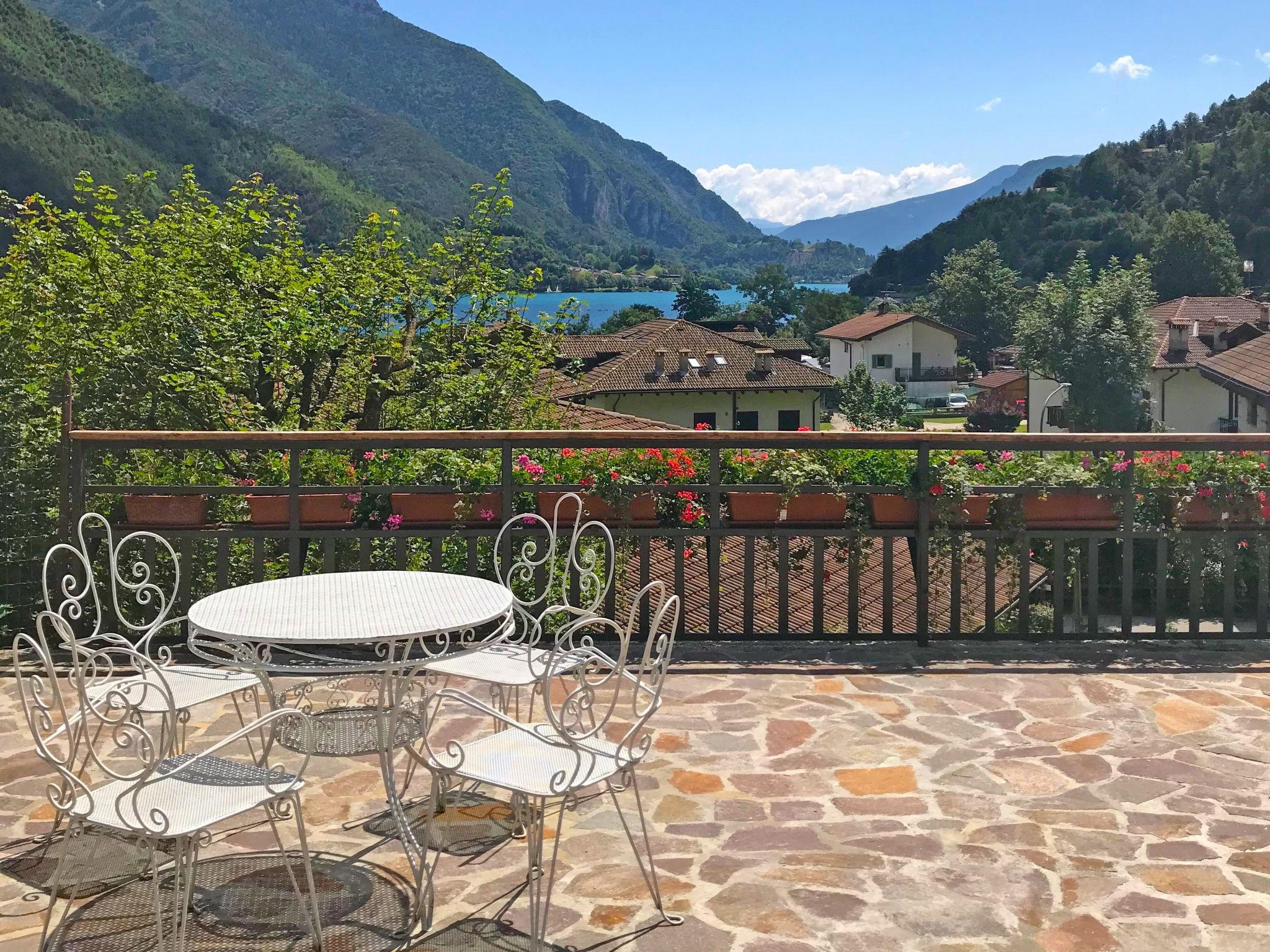 Foto 3 - Casa de 6 quartos em Ledro com terraço e vista para a montanha